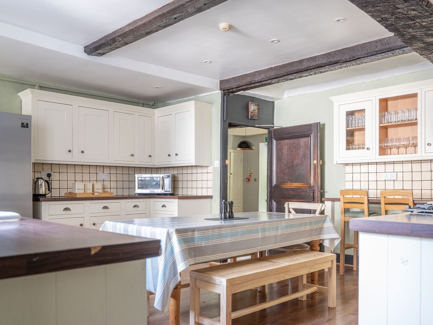 Manor Brantwood Windermere: Spacious 12-Bedroom Holiday Cottage with Lake Views, Lake District
