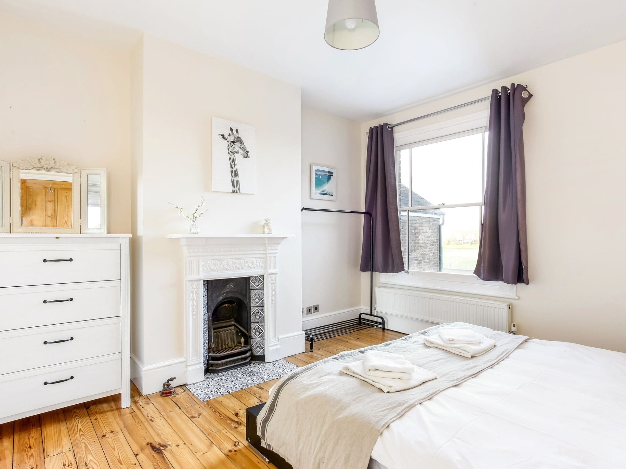 Manor Bray Windsor: Spacious 5-Bedroom Apartment in Central Windsor, Ideal for Families