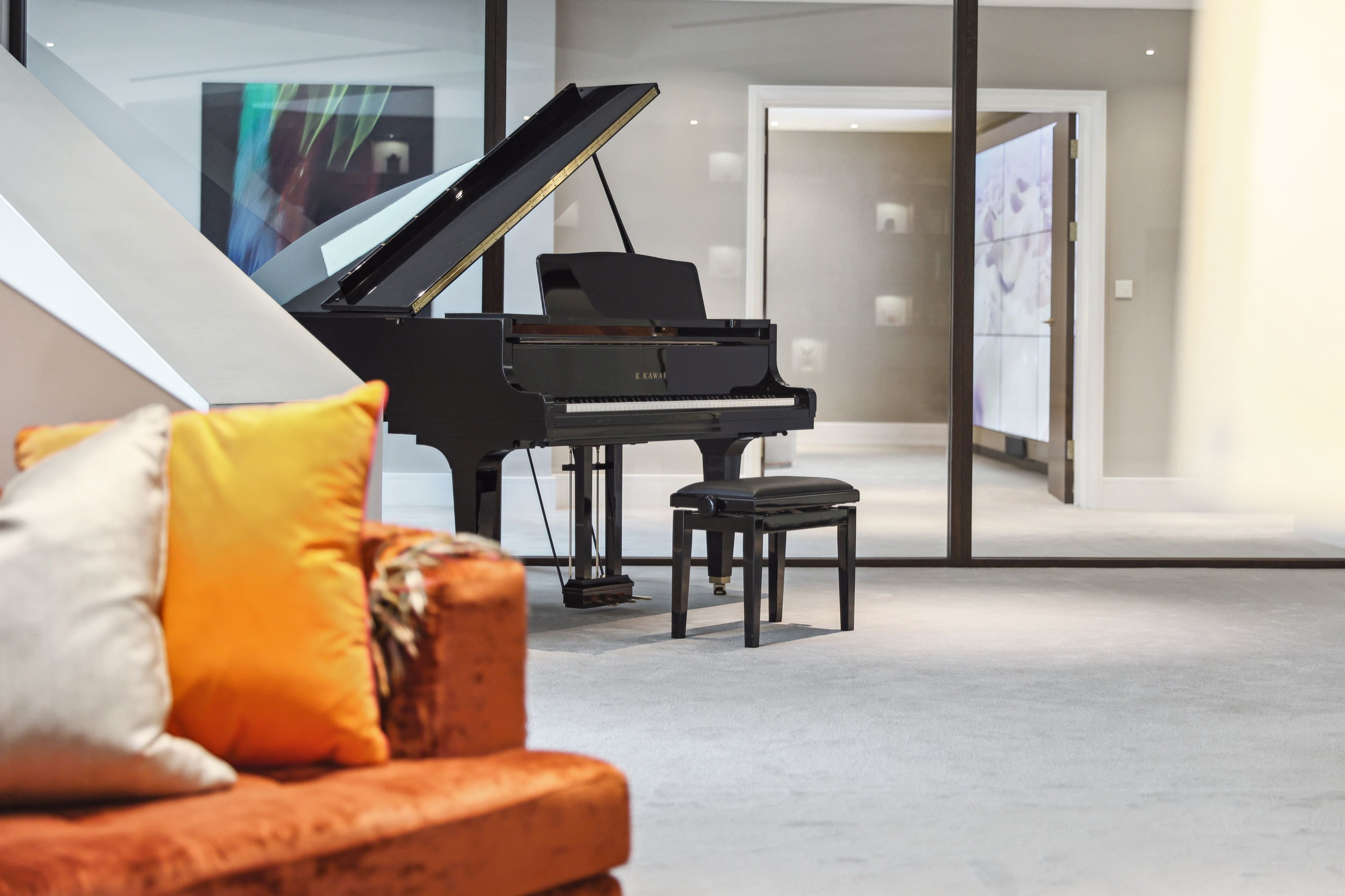 Manor Bray Windsor Windsor: Luxury 9-Bedroom House with Pool and Gym, Windsor