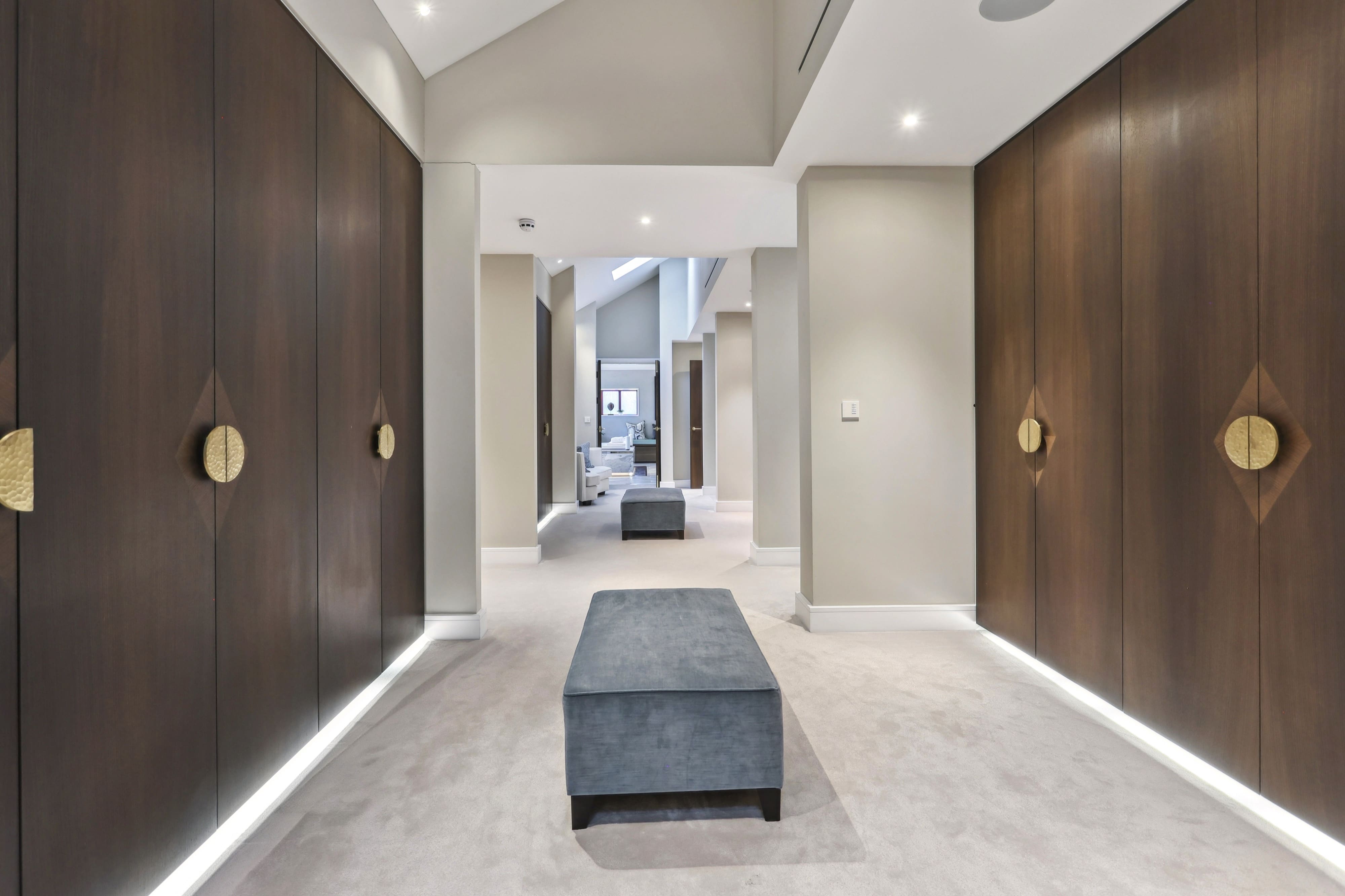 Manor Bray Windsor Windsor: Luxury 9-Bedroom House with Pool and Gym, Windsor