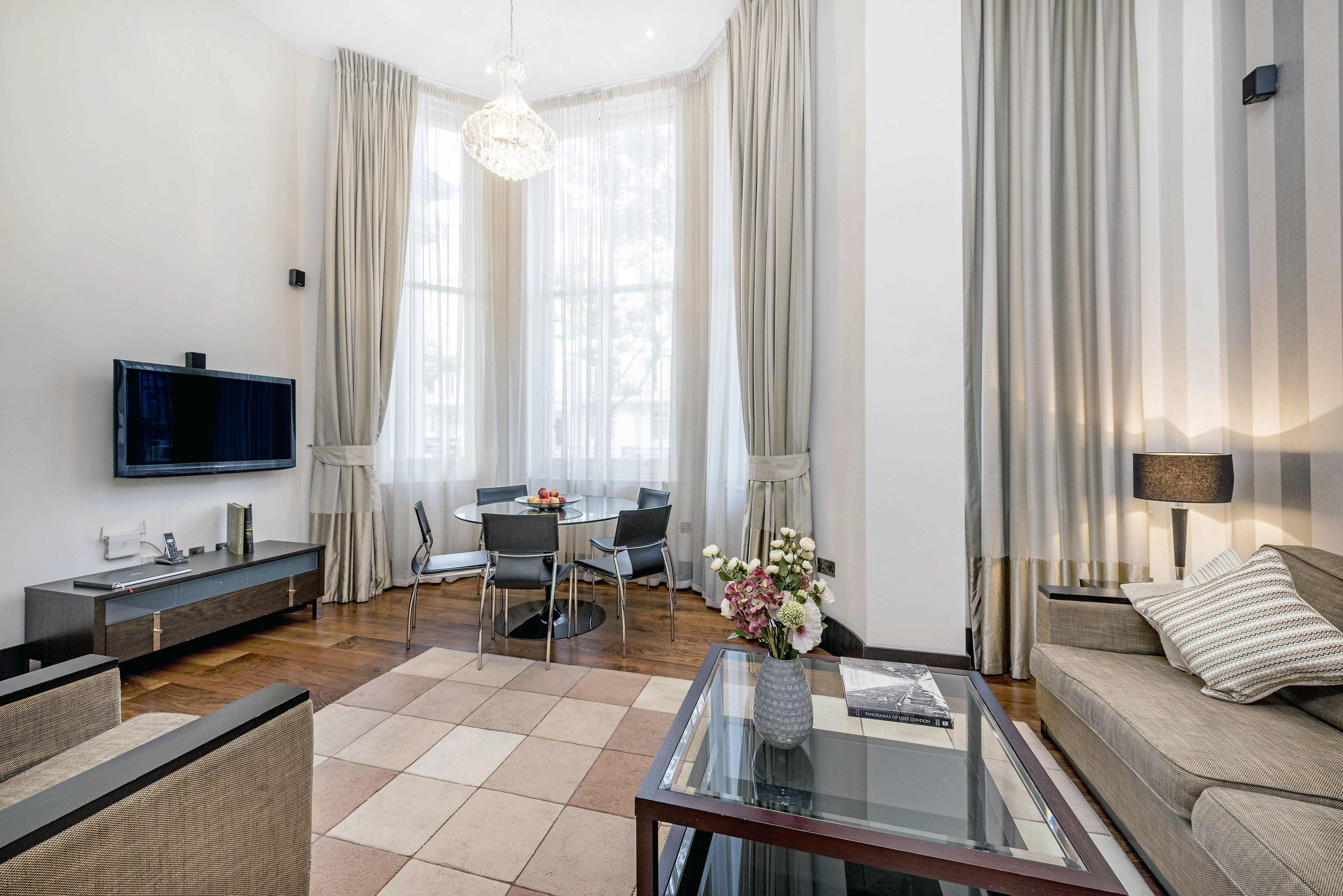 Manor Brompton Kensington South Kensington: Elegant 2-Bedroom Penthouse with Shared Gym, South Kensington