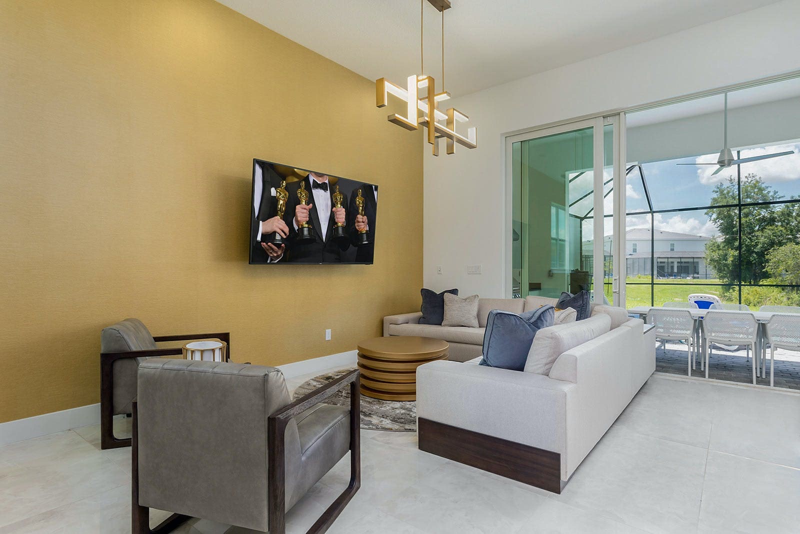 Manor Cabbage Polk: Elegant 6-Bedroom Apartment with Pool and Tennis Court, Polk County