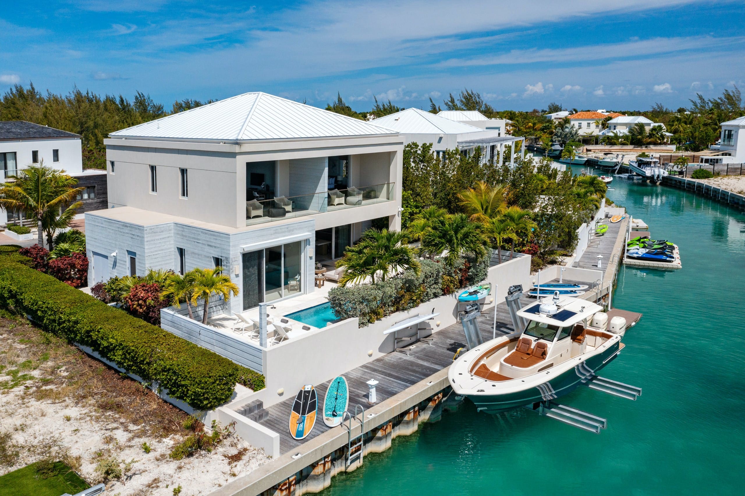 Manor Caicos Providenciales: Luxury 3-Bedroom Apartment with Seaview and Pool, Turks and Caicos