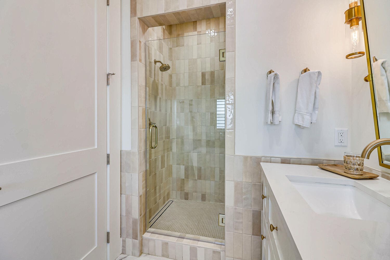 Manor Chaparral Corpus: Elegant 4-Bedroom Villa with Seaview and Pool, Nueces County