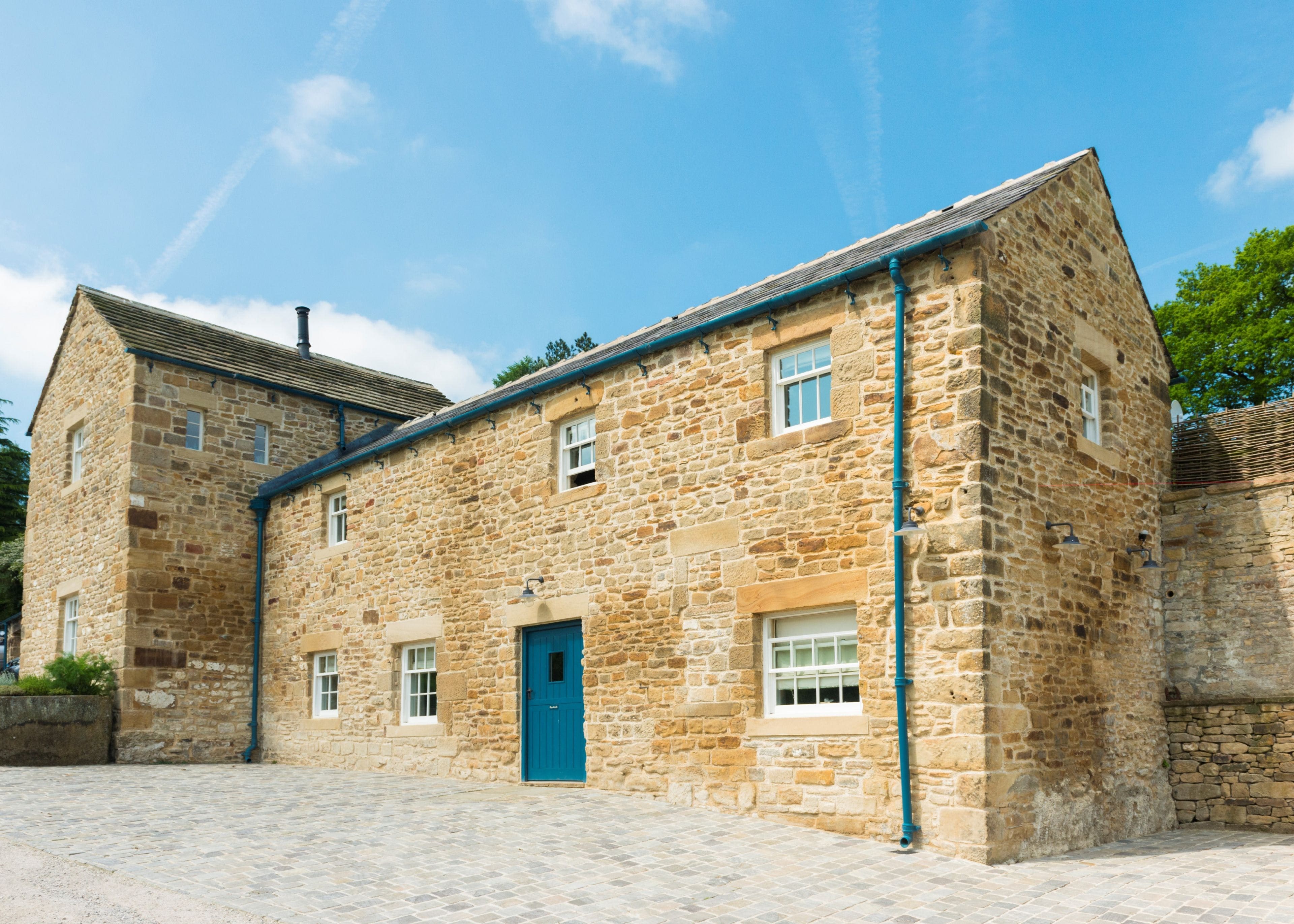 Manor Chatsworth Derbyshire: Charming 3-Bedroom Apartment with Swimming Pool, The Peak District
