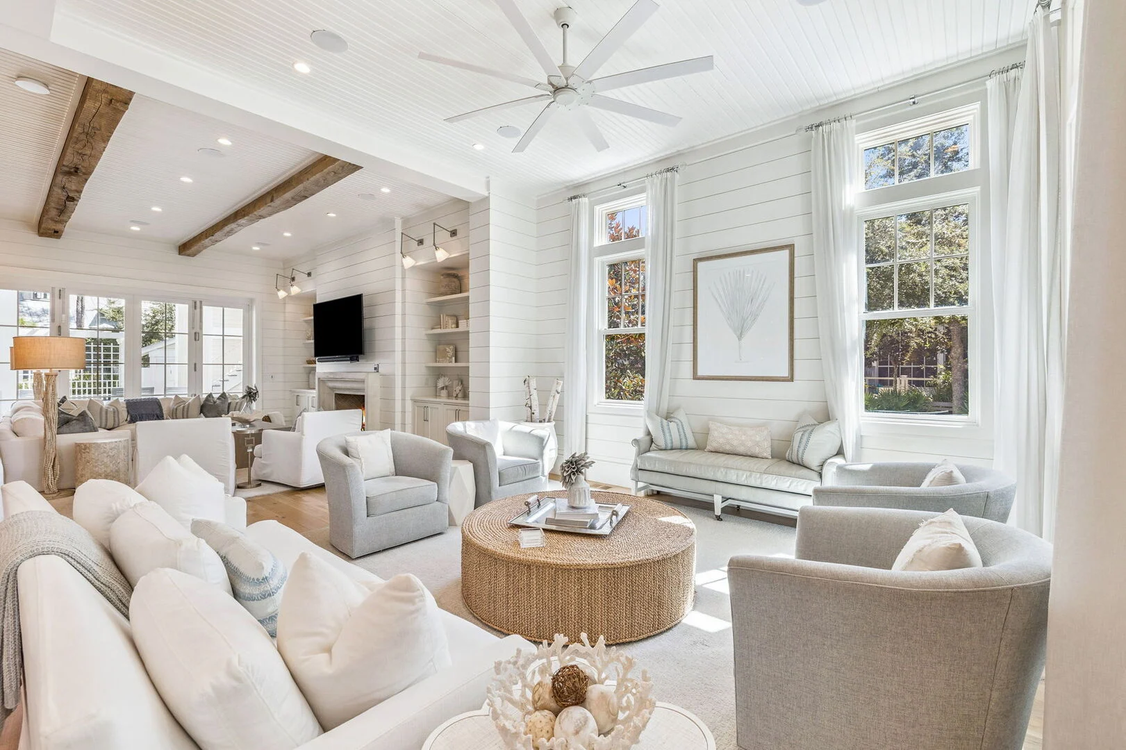 Manor Choctawhatchee Santa Rosa: 6-Bedroom Luxury Villa with Pool and Seaview, Walton County