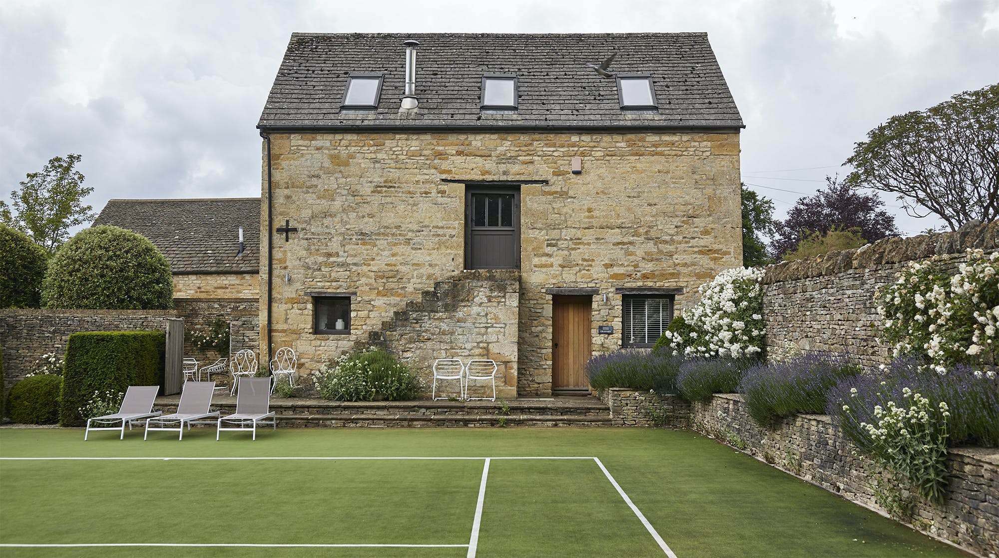 Manor Cleeve Winchcombe Winchcombe: 3-Bedroom Manor House with Tennis Court and Gym, Winchcombe