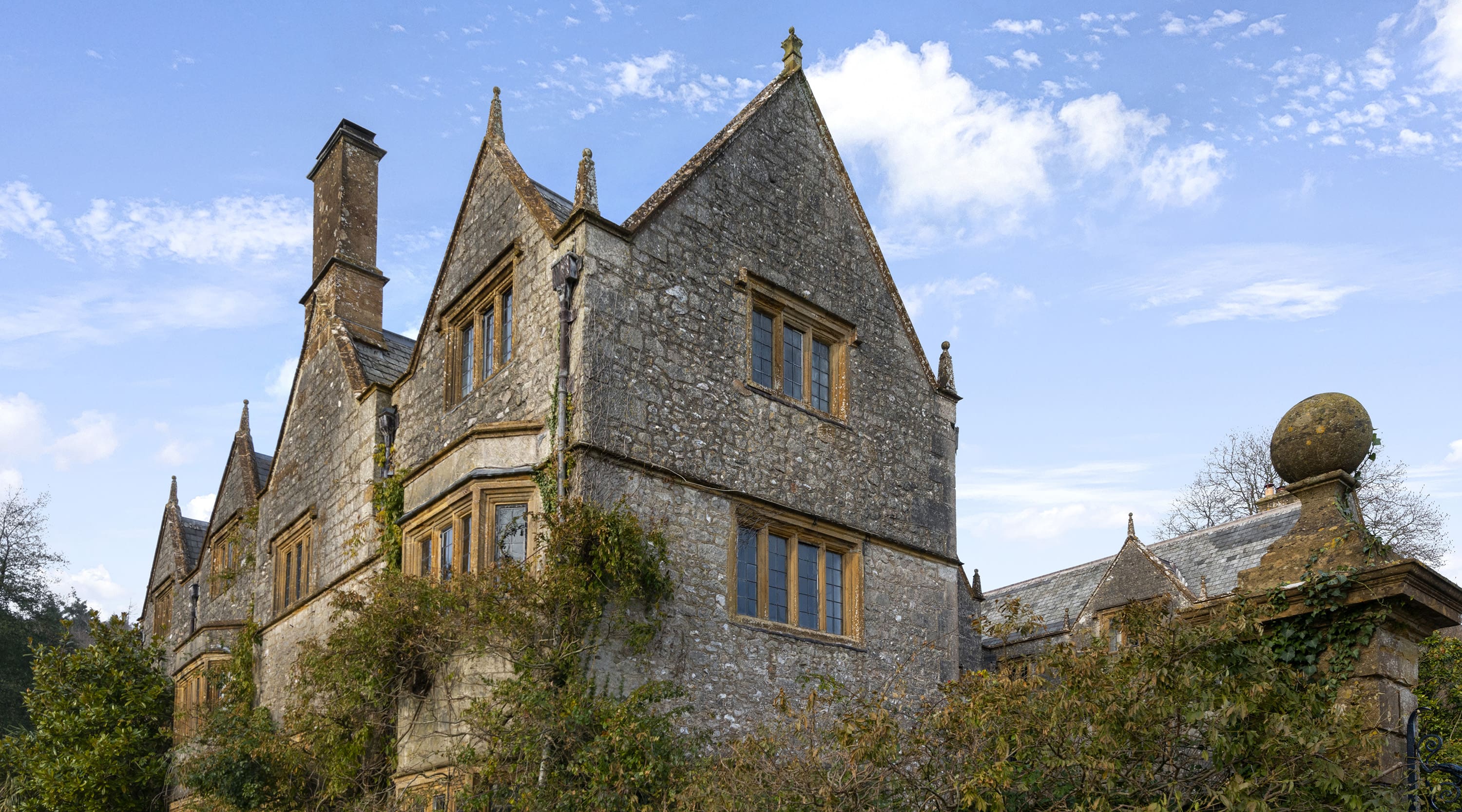Manor Cobb Lyme: Luxurious 8-Bedroom Apartment with Hot Tub and Sea Views, Lyme Regis
