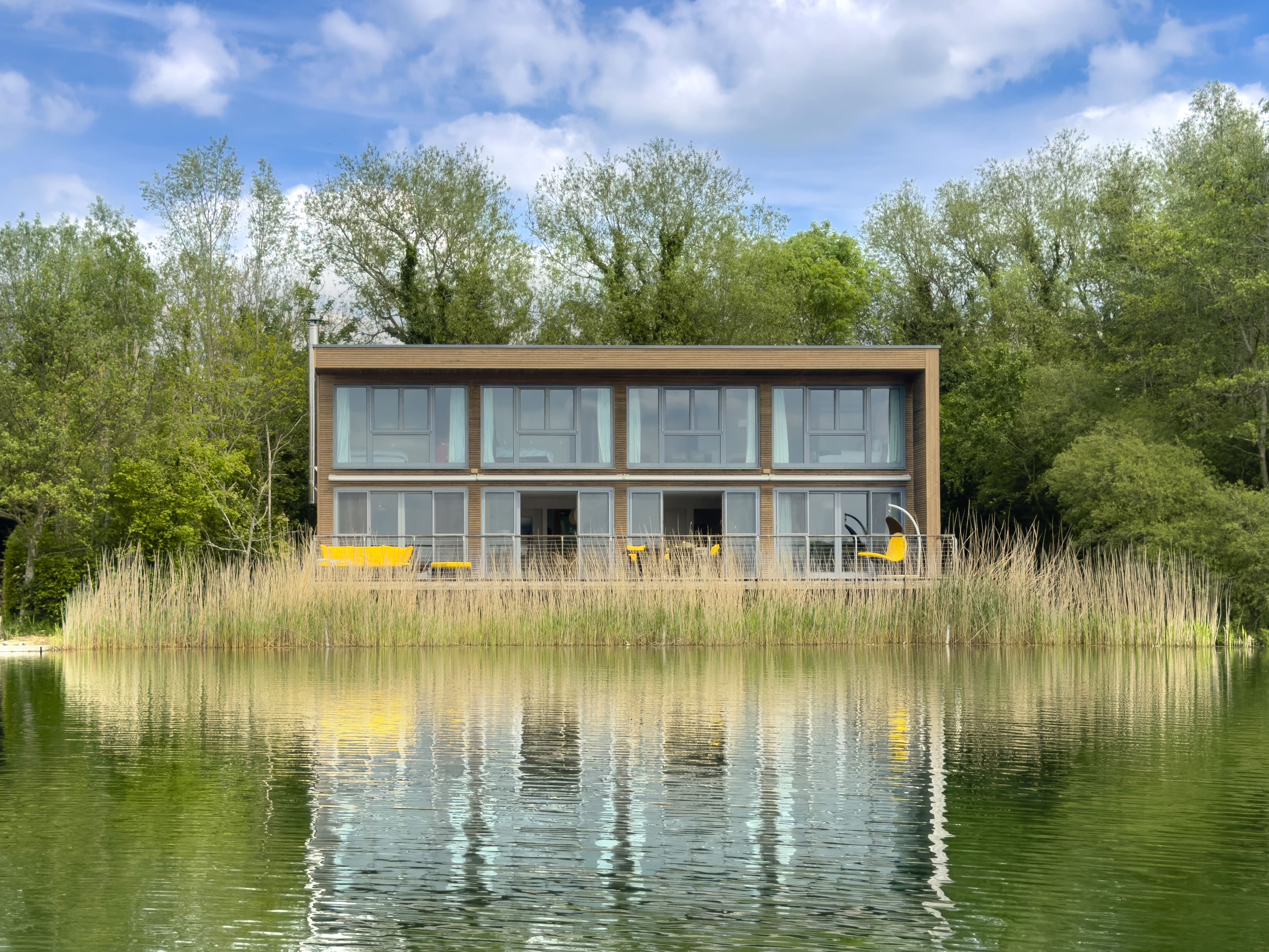 Manor Cotswold Cricklade Cricklade 4: Spacious 4-Bedroom Luxury Apartment with Lake Views and Pool, Cricklade