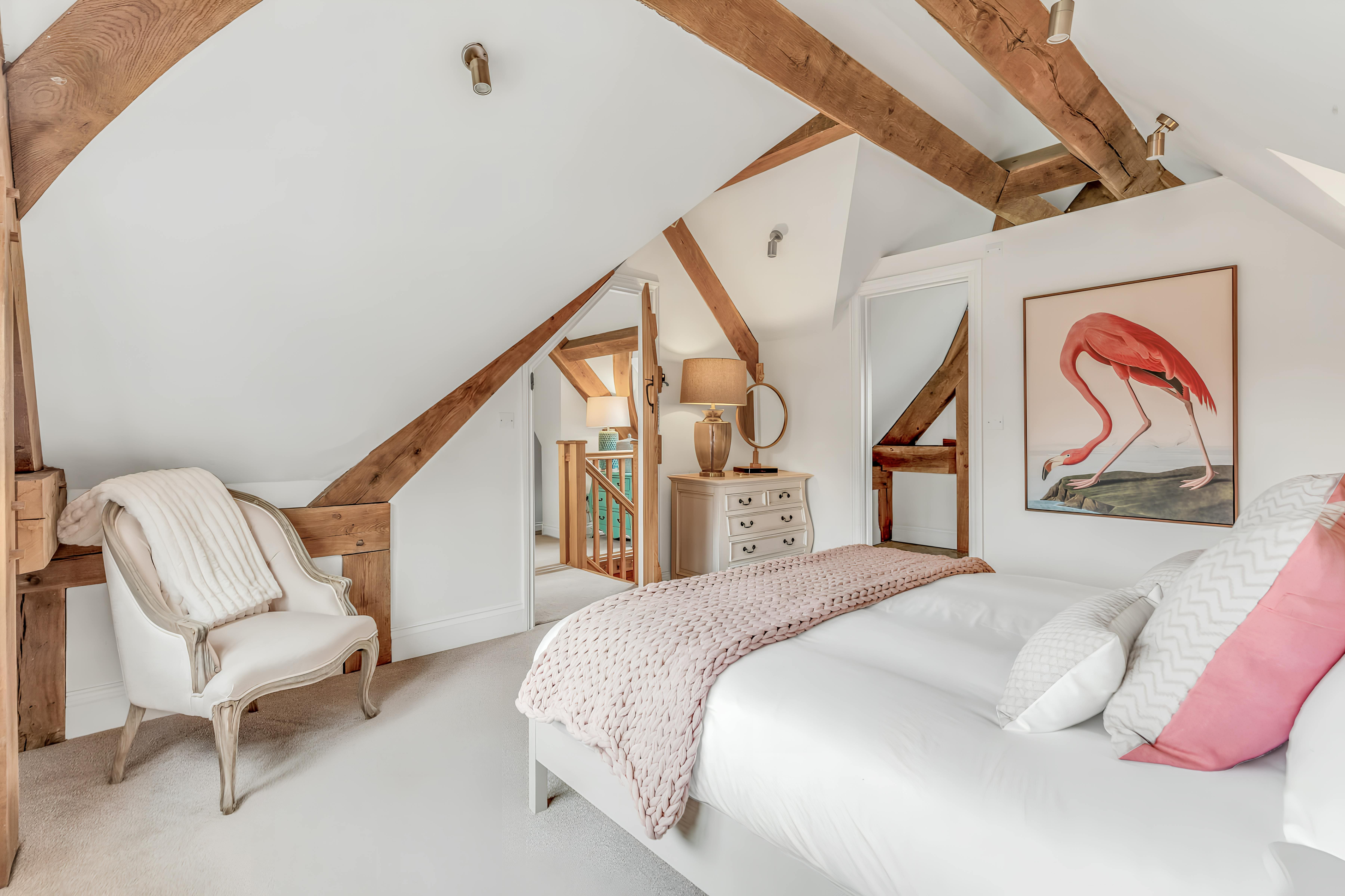 Manor Cotswold Weston: 6-Bedroom Luxury Holiday Cottage, Family-Friendly, Gloucestershire