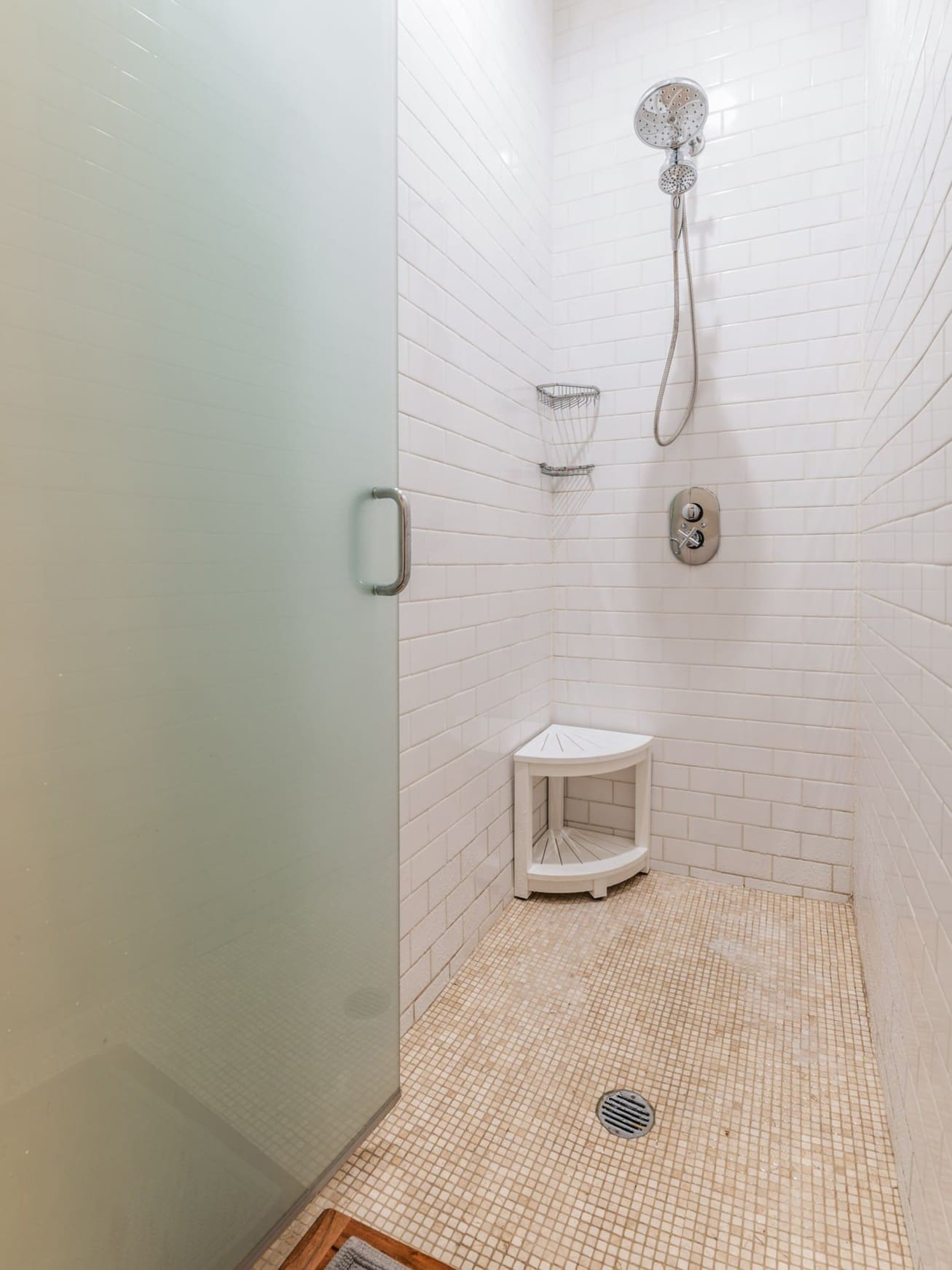 Manor Dekalb Fort Greene: Luxury 3-Bedroom Townhouse with Air Conditioning in Fort Greene, New York