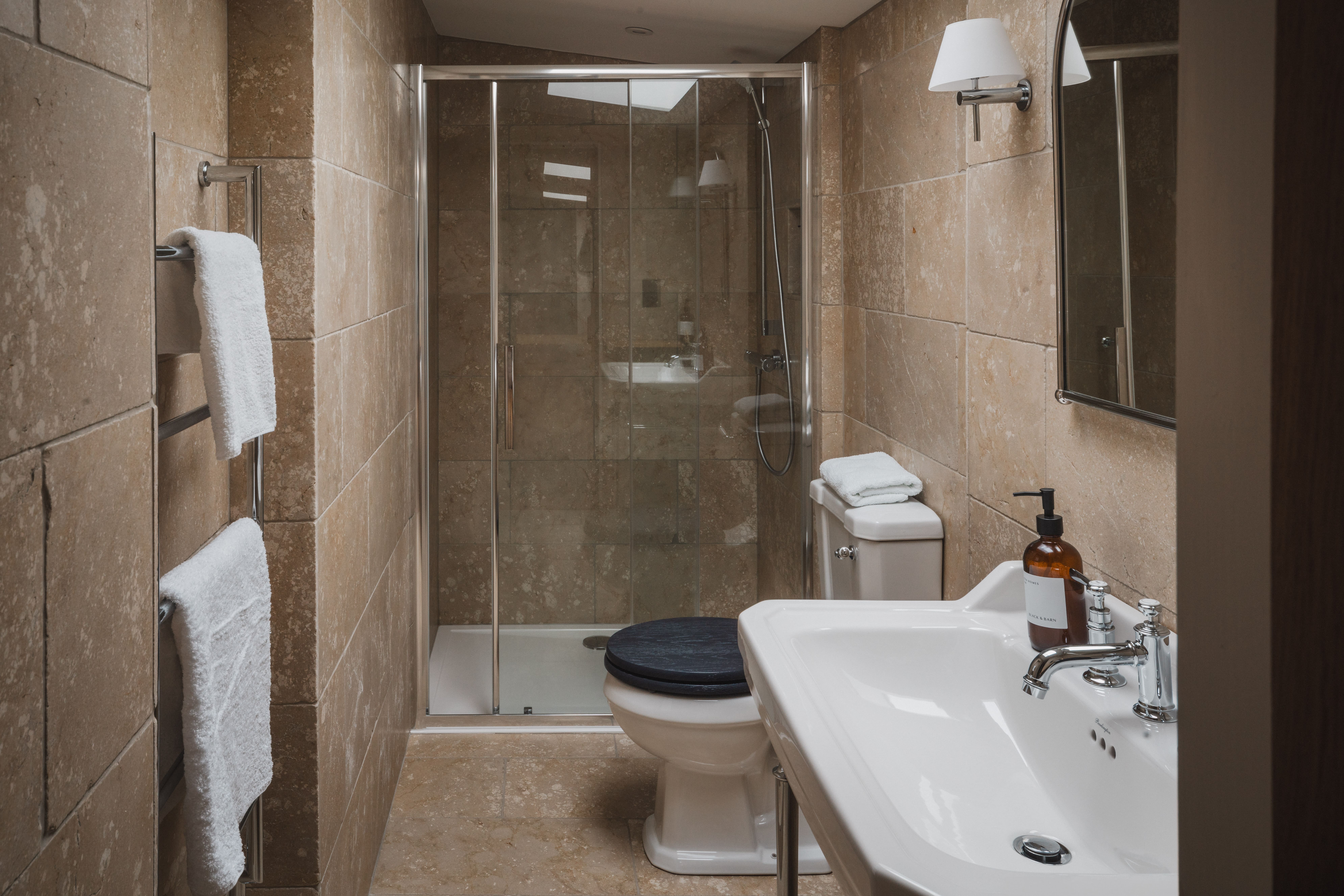 Manor Durley Seaton: Spacious 6-Bedroom Luxury Cottage with Scenic Views, Seaton