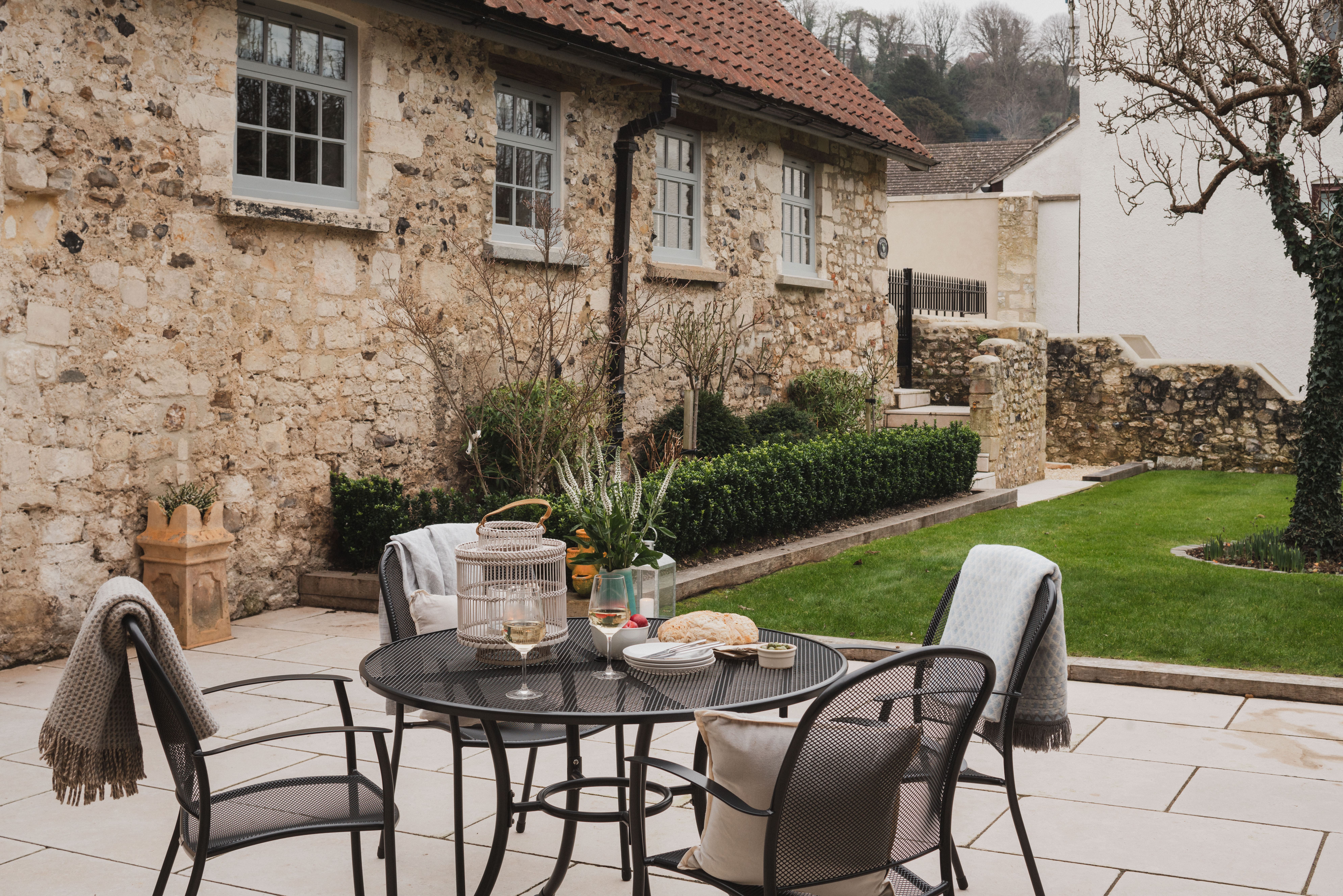 Manor Durley Seaton: Spacious 6-Bedroom Luxury Cottage with Scenic Views, Seaton