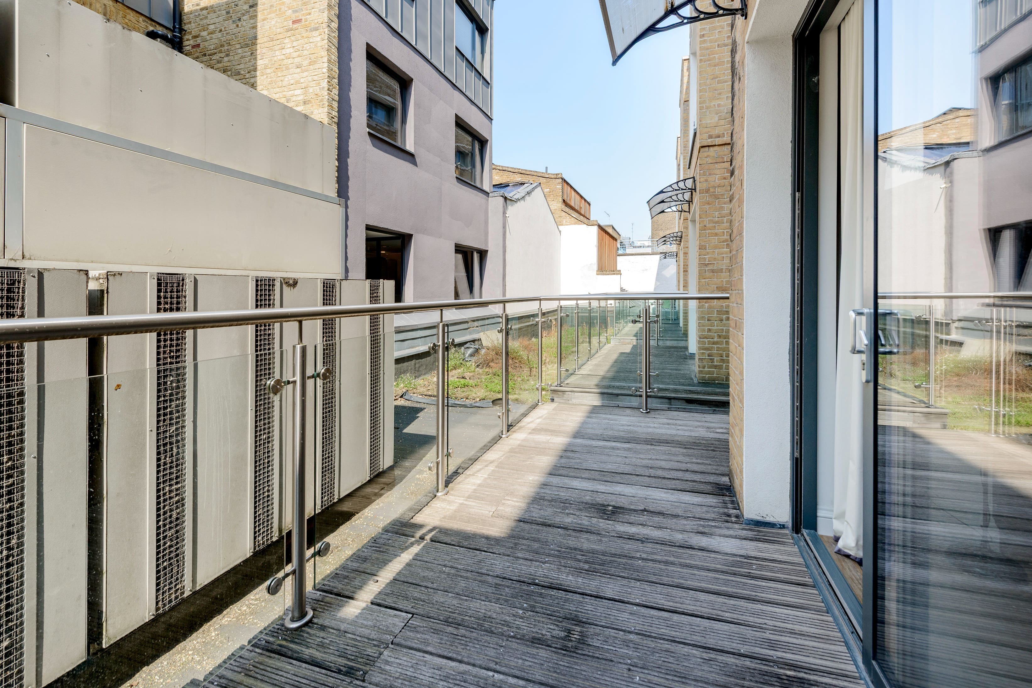 Manor Fleet Holborn: Stylish 2-Bedroom Apartment Rental with Air-Con, Holborn London
