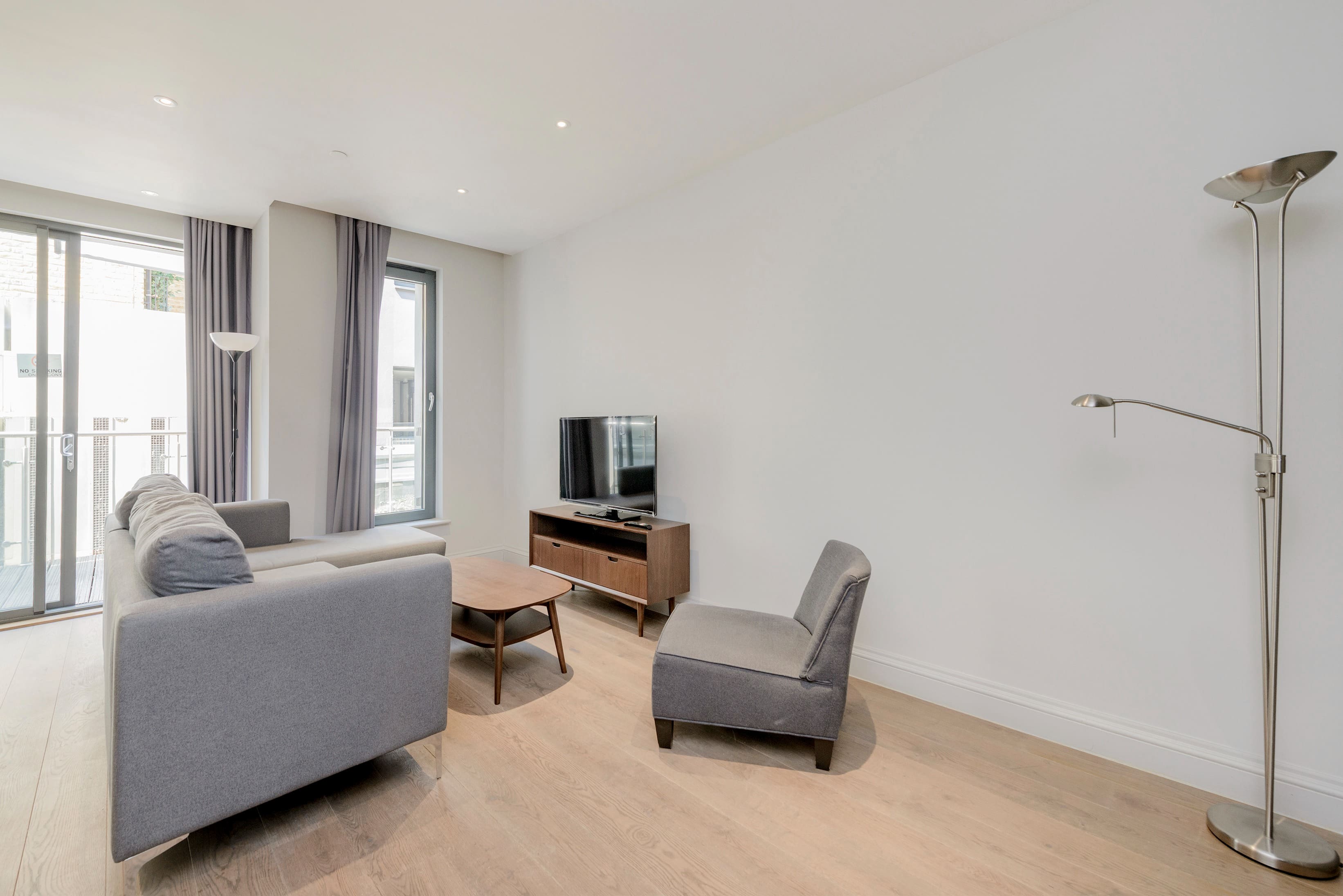 Manor Fleet Holborn: Stylish 2-Bedroom Apartment Rental with Air-Con, Holborn London