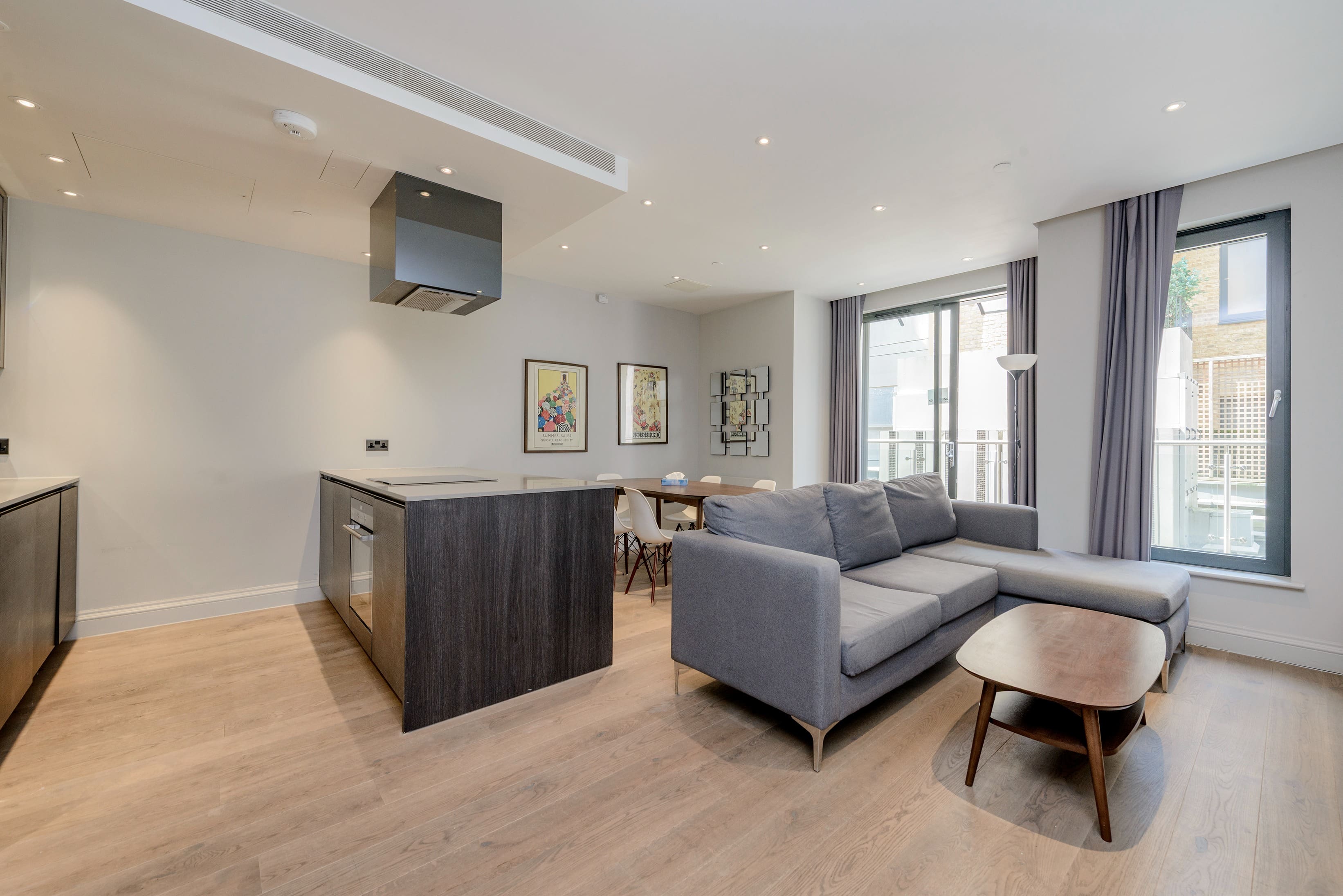Manor Fleet Holborn: Stylish 2-Bedroom Apartment Rental with Air-Con, Holborn London