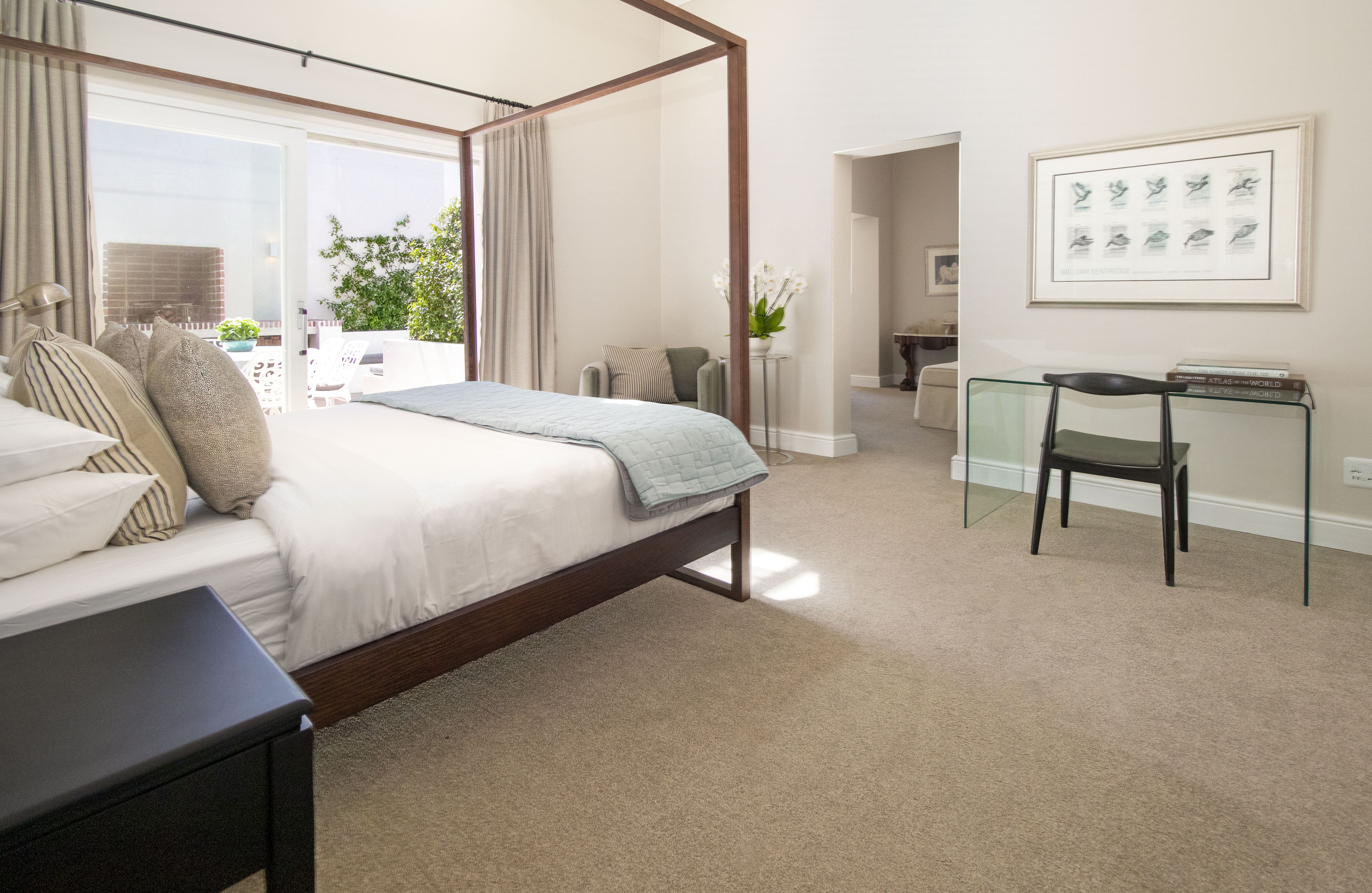 Manor Fynbos Cape Town: Charming 3-Bedroom Cottage with Pool in Cape Town