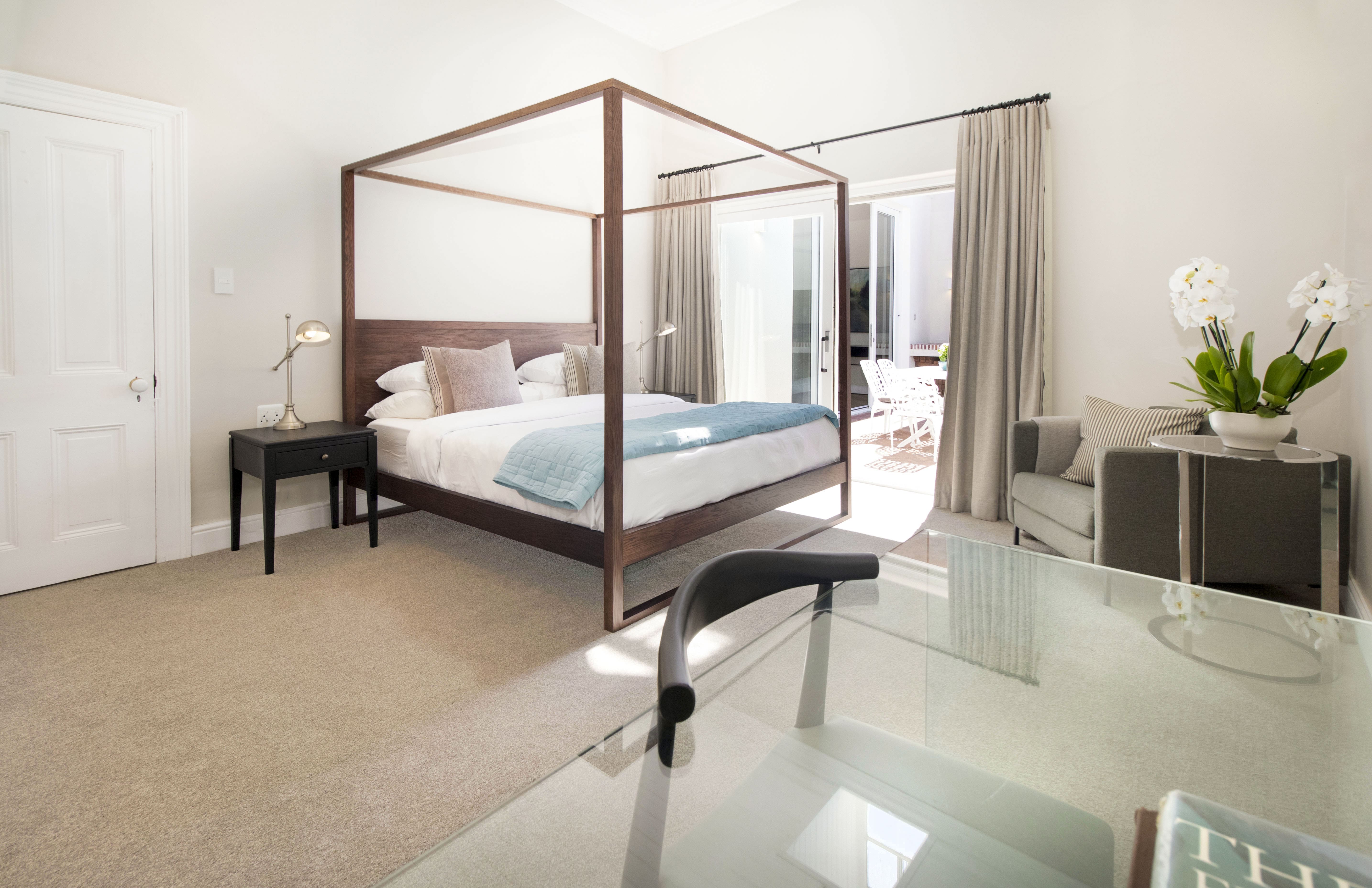 Manor Fynbos Cape Town: Charming 3-Bedroom Cottage with Pool in Cape Town