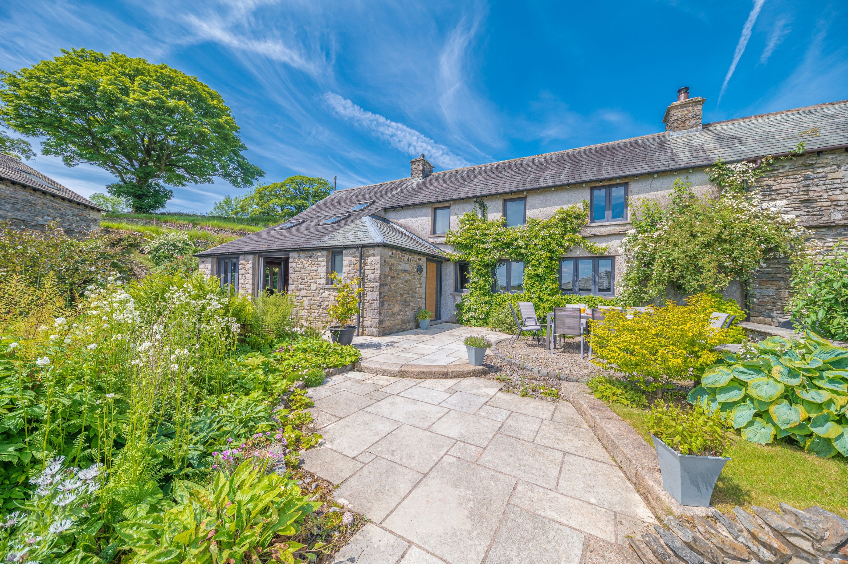 Manor Helvellyn Cumbria: 5-Bedroom Family-Friendly House with BBQ, Cumbria