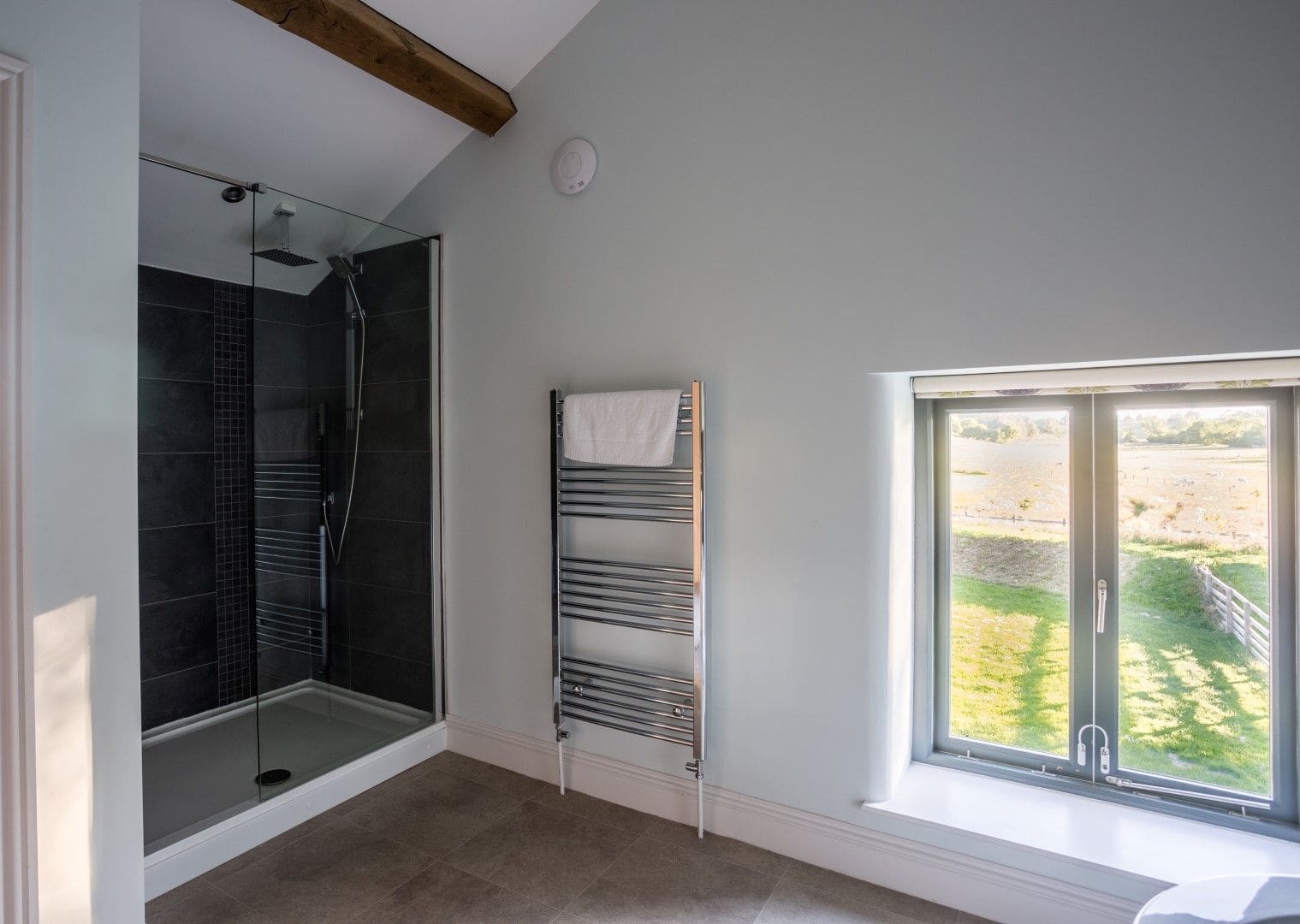 Manor Helvellyn Cumbria The North Pennines: Spacious 8-Bedroom Apartment with Hot Tub, Cumbria