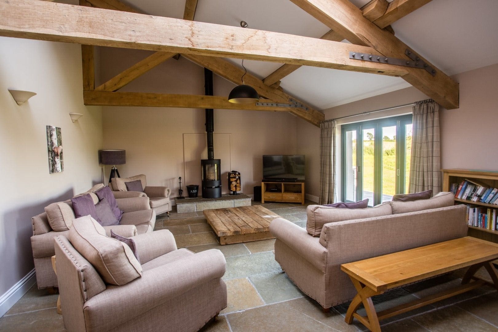 Manor Helvellyn Cumbria The North Pennines: Spacious 8-Bedroom Apartment with Hot Tub, Cumbria