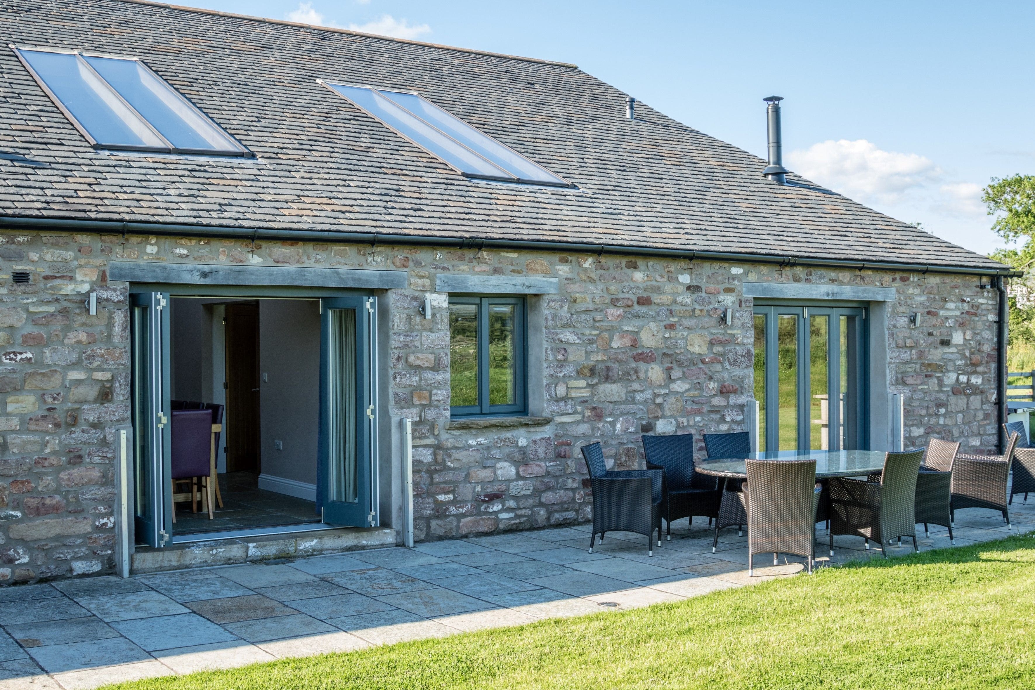 Manor Helvellyn Cumbria The North Pennines: Spacious 8-Bedroom Apartment with Hot Tub, Cumbria