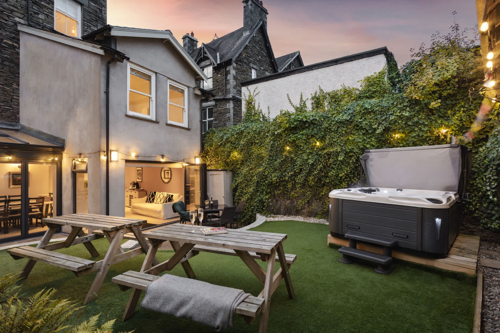 Manor Herdwick Windermere: Luxury 3-Bedroom Villa with Hot Tub, Windermere
