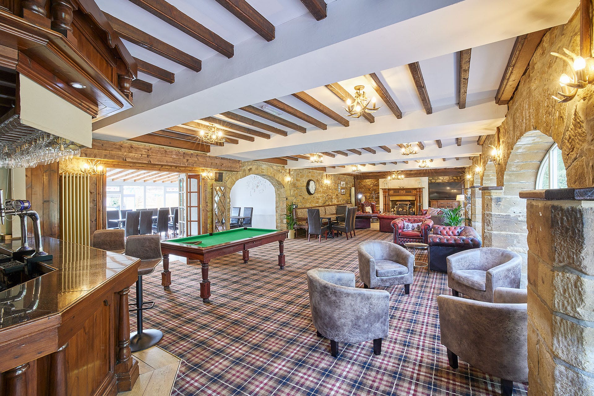 Manor Huntcliff Saltburn: Expansive 11-Bedroom Apartment with Seaview, Saltburn-by-the-Sea