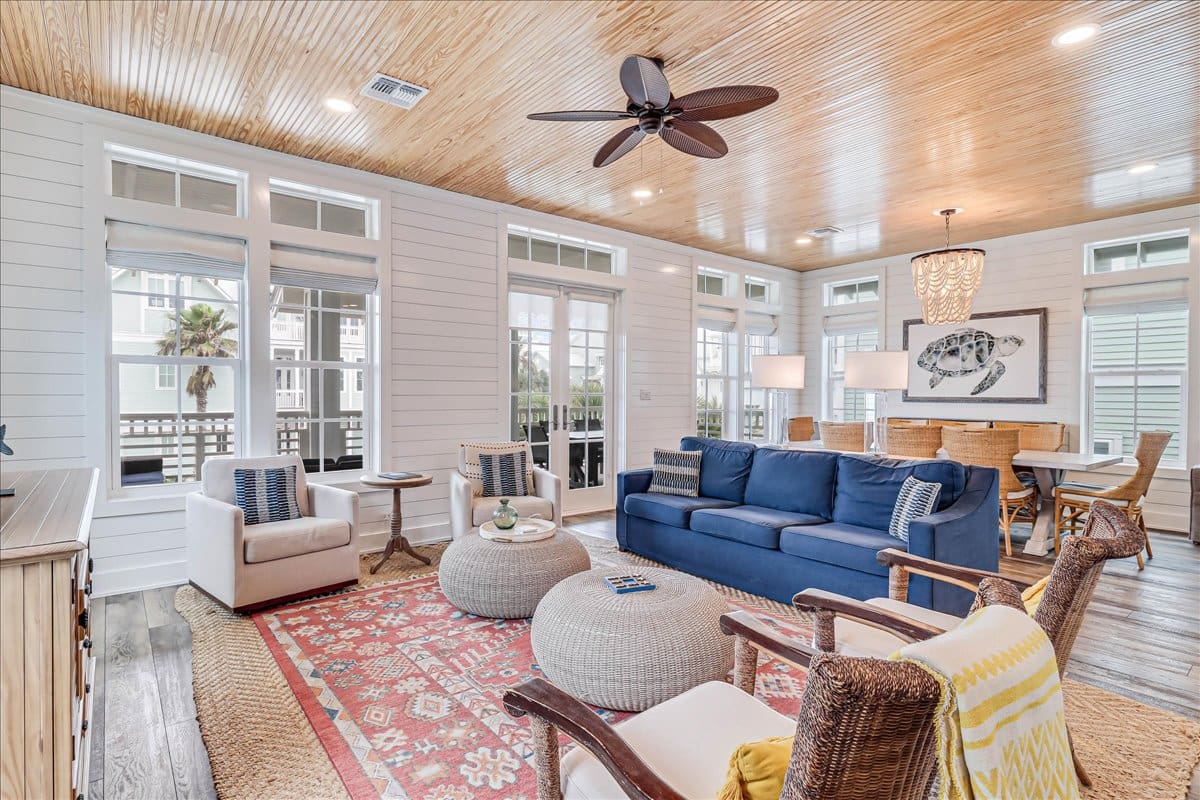 Manor Karankawa Mustang: 5-Bedroom Beachfront Villa with Pool and Gym, Nueces County