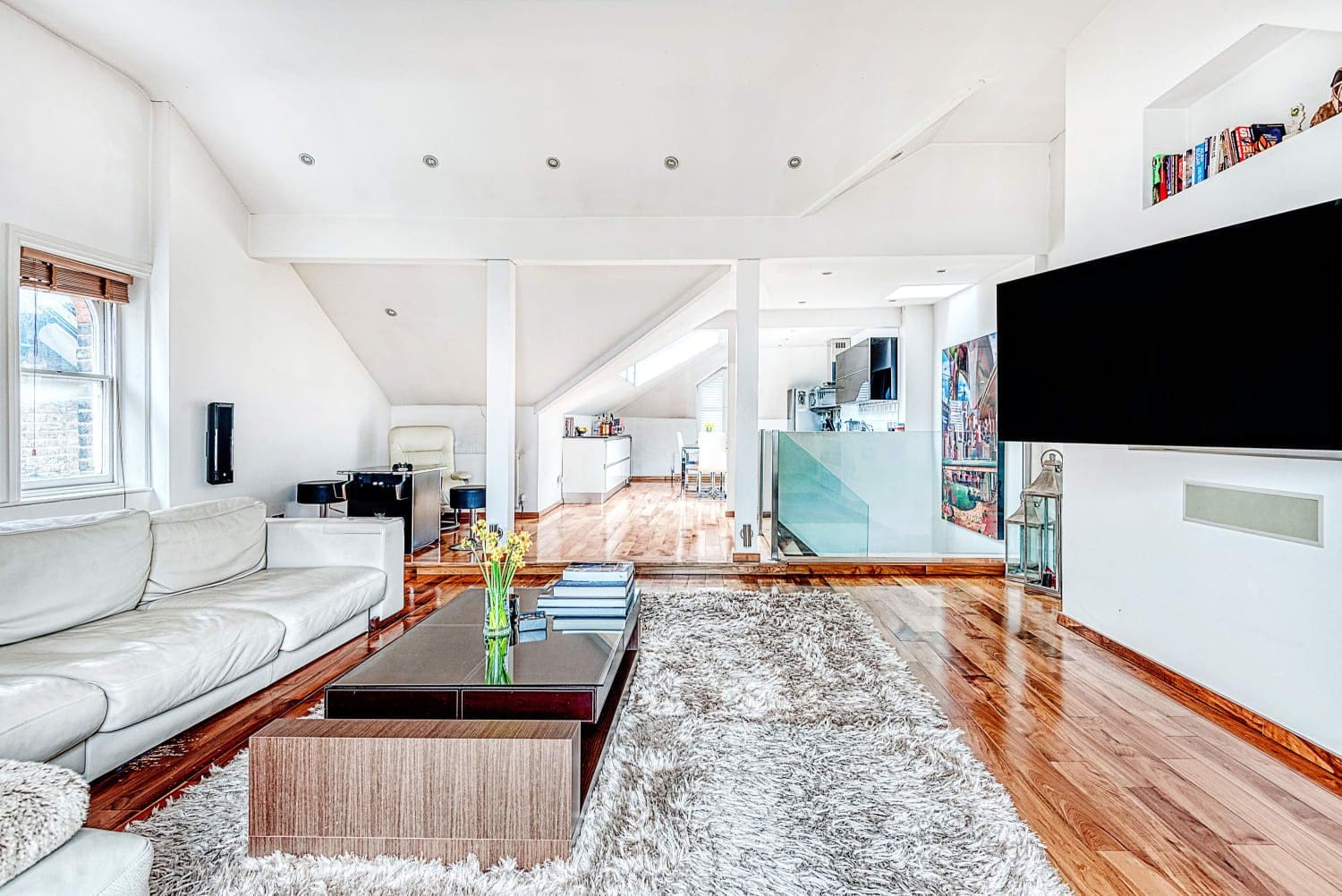 Manor Kenwood Hampstead: Luxury 3-Bedroom Apartment with Family-Friendly Features, Hampstead