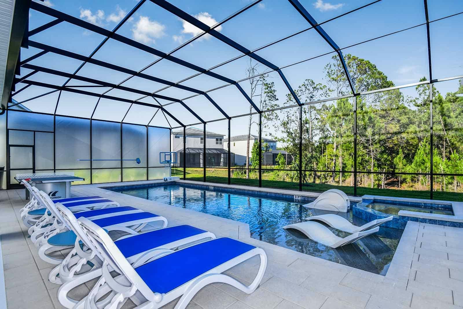 Manor Kissimmee Polk: Luxury 12-Bedroom Villa with Private Pool and Tennis Court, Polk County