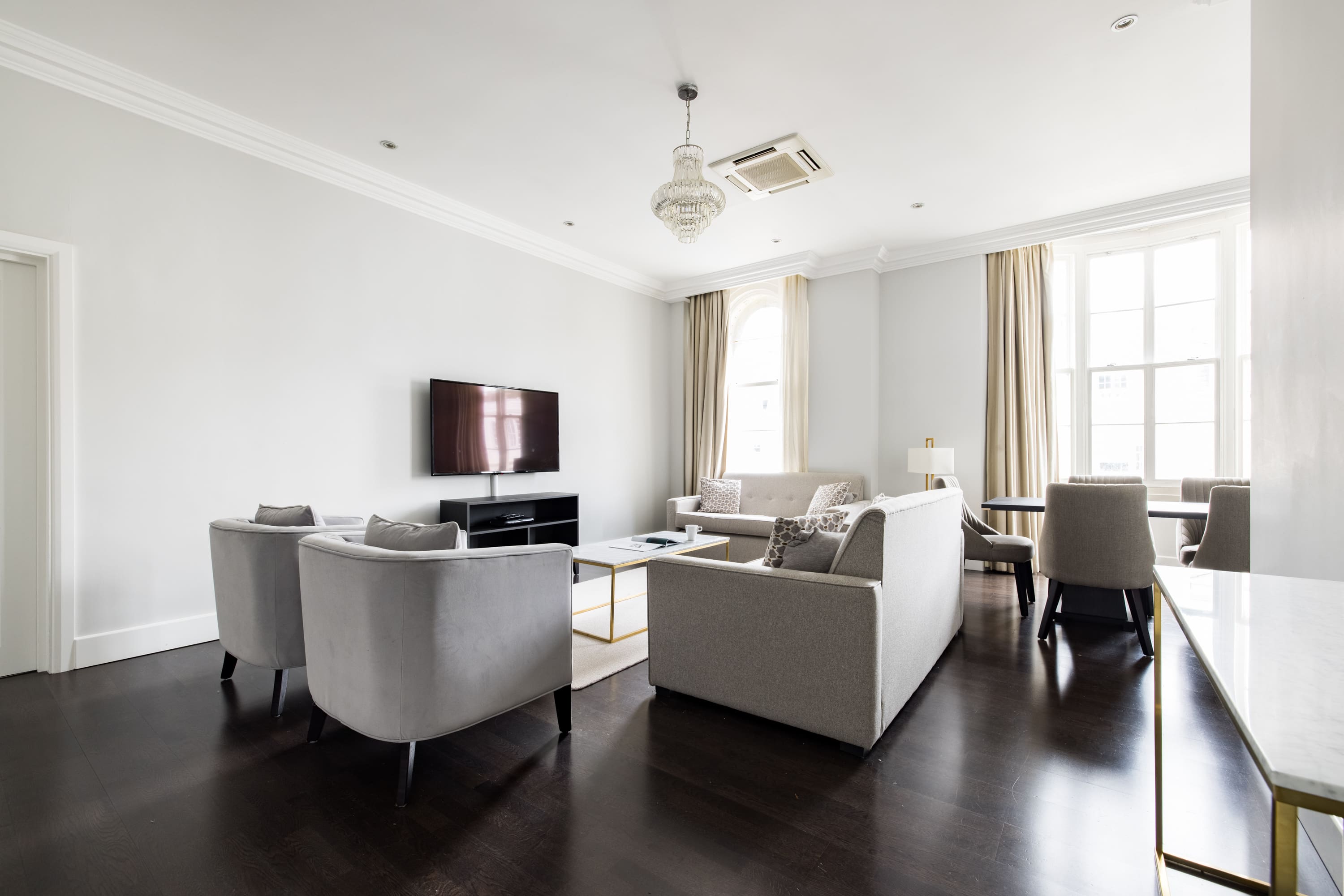 Manor Lancaster Bayswater: Elegant 3-Bedroom Apartment Ideal for Families, Bayswater, London