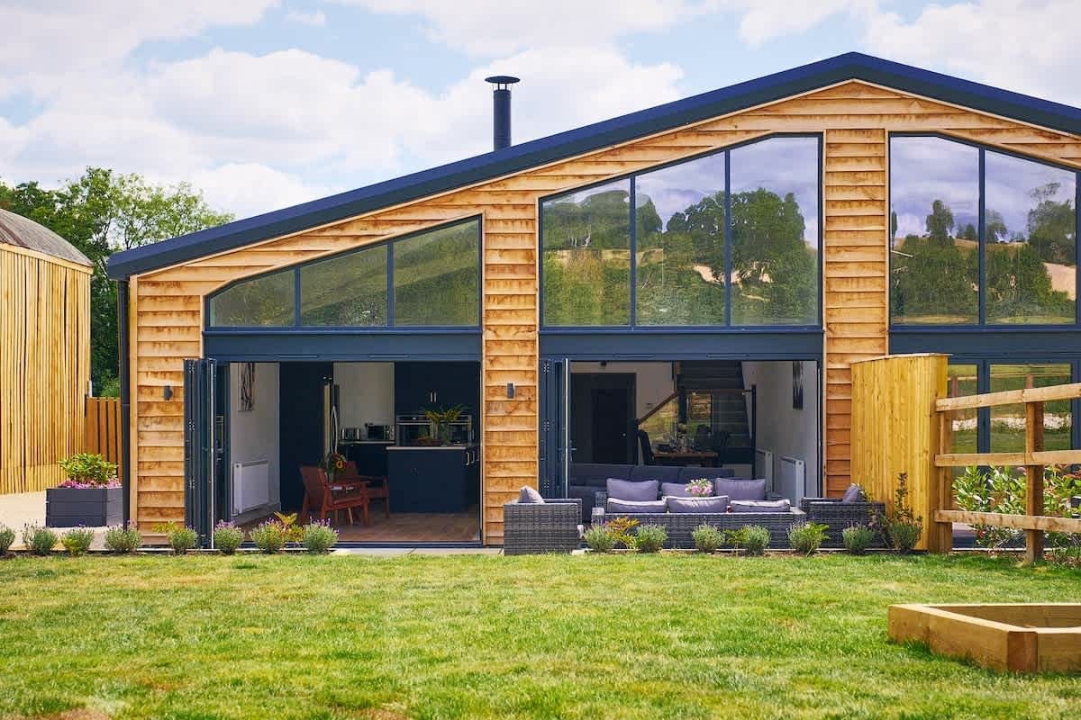 Manor Mendip Bath: Luxury 4-Bedroom House with Hot Tub, Bath