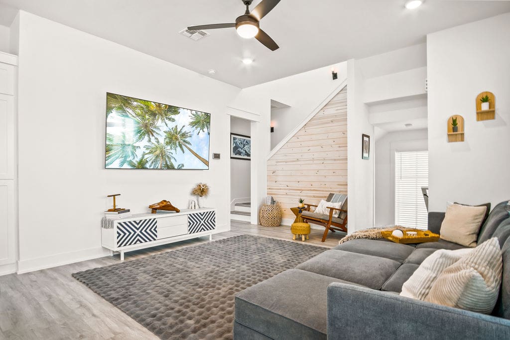 Manor Mesquite Corpus Texas 7: Spacious 4-Bedroom Villa with Pool and Lake Views, Nueces County