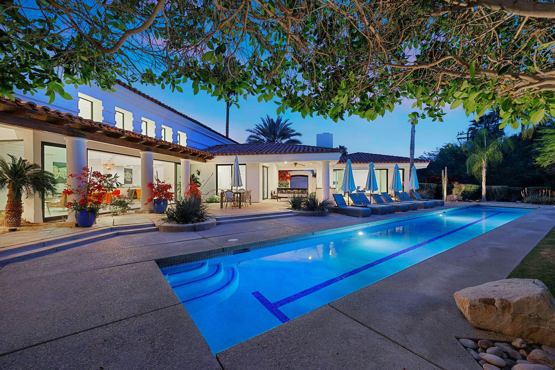 Manor Mesquite PalmSprings: Luxury 5-Bedroom Villa with Private Pool and Spa, Palm Springs