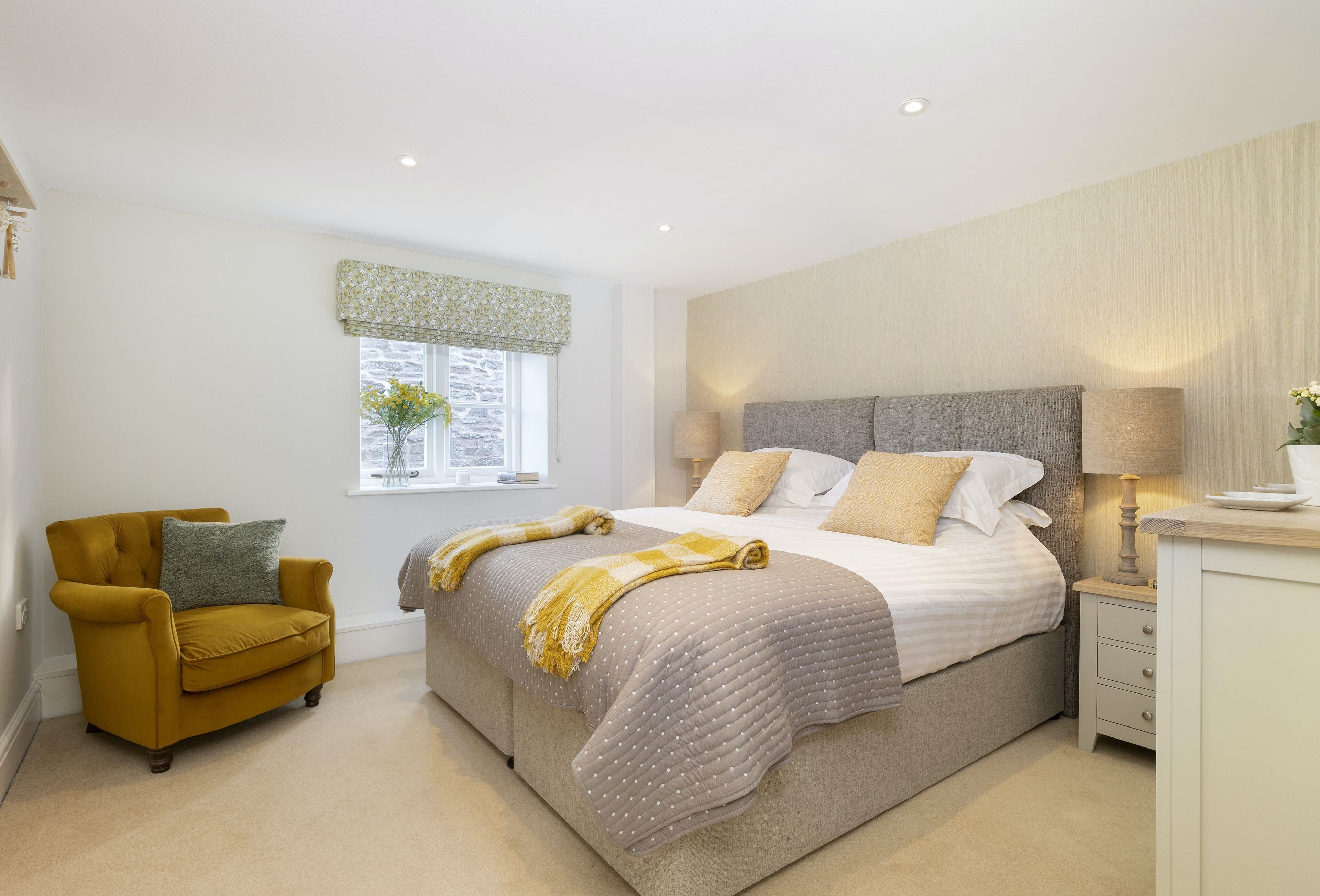 Manor Mortimer Herefordshire: Luxury 12-Bedroom Apartment with BBQ and Family Features, Herefordshire