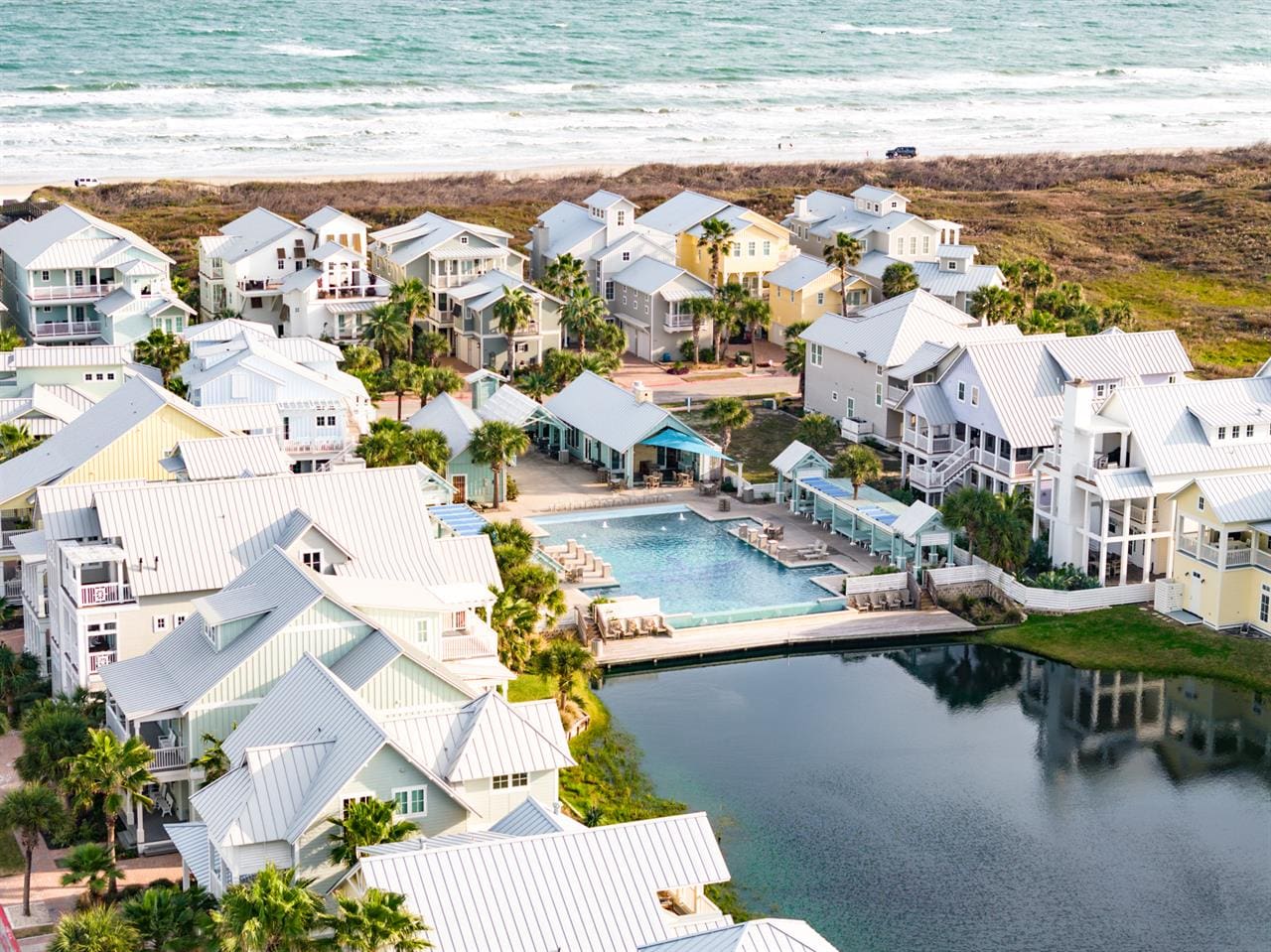 Manor Mustang Corpus Christi: Charming 3-Bedroom Villa with Scenic Sea View, Austin