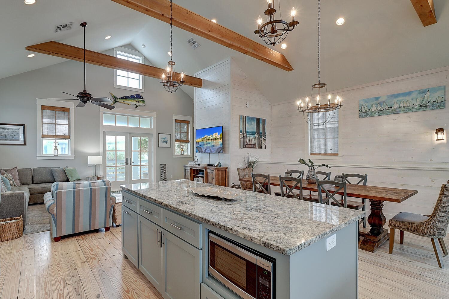 Manor Mustang Corpus Christi: Charming 3-Bedroom Villa with Scenic Sea View, Austin