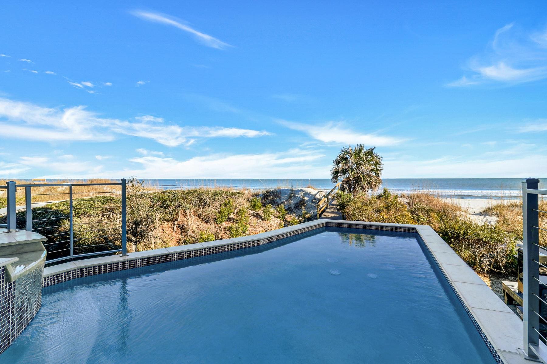 Manor Palmetto Hilton: Luxury 7-Bedroom Villa with Pool and Ocean Views, Hilton Head