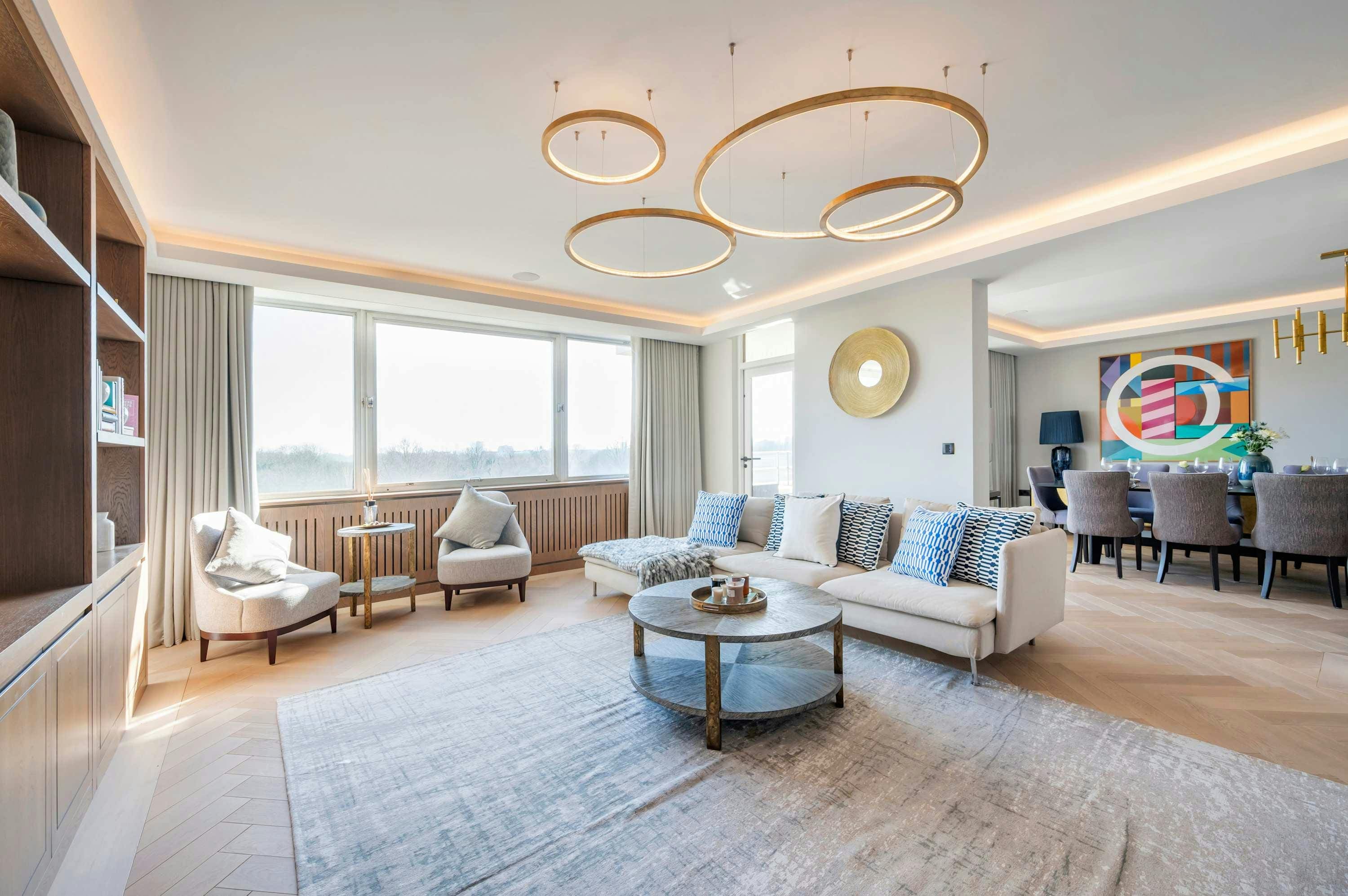 Manor Primrose Hill: Elegant 3-Bedroom Penthouse with Park Views, Primrose Hill
