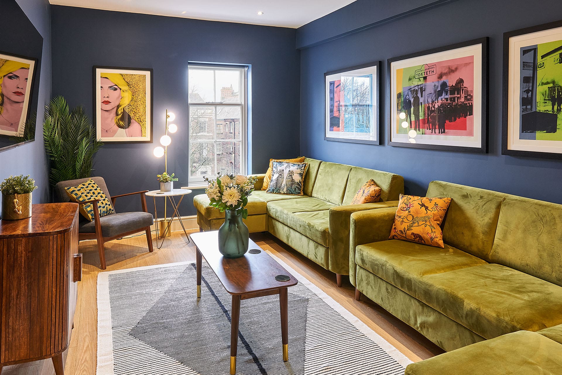 Manor Renshaw Liverpool: Spacious 5-Bedroom Luxury Apartment with City Views, Liverpool