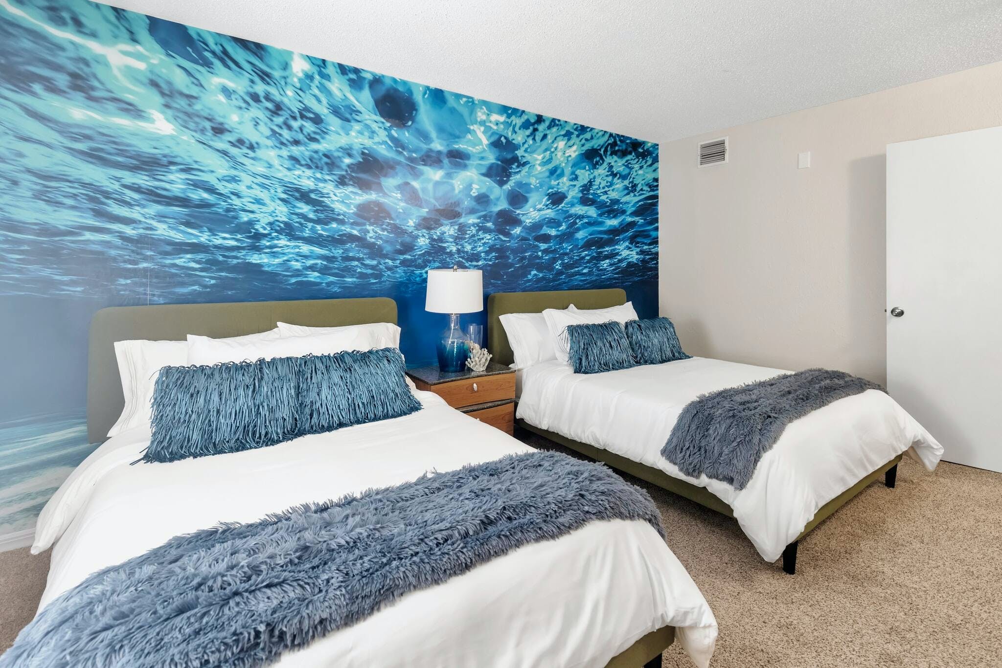 Manor Sabal Palm Harbor: 8-Bedroom Luxury Villa with Seaview and Pool, Pinellas County