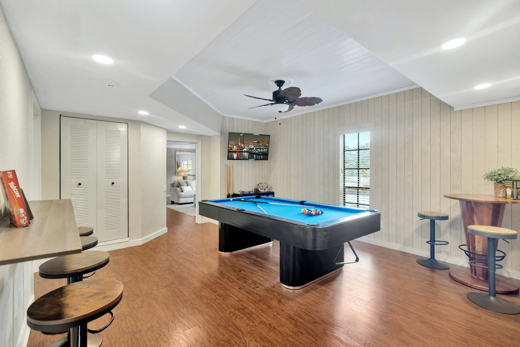 Manor Sabal Palm Harbor: 8-Bedroom Luxury Villa with Seaview and Pool, Pinellas County