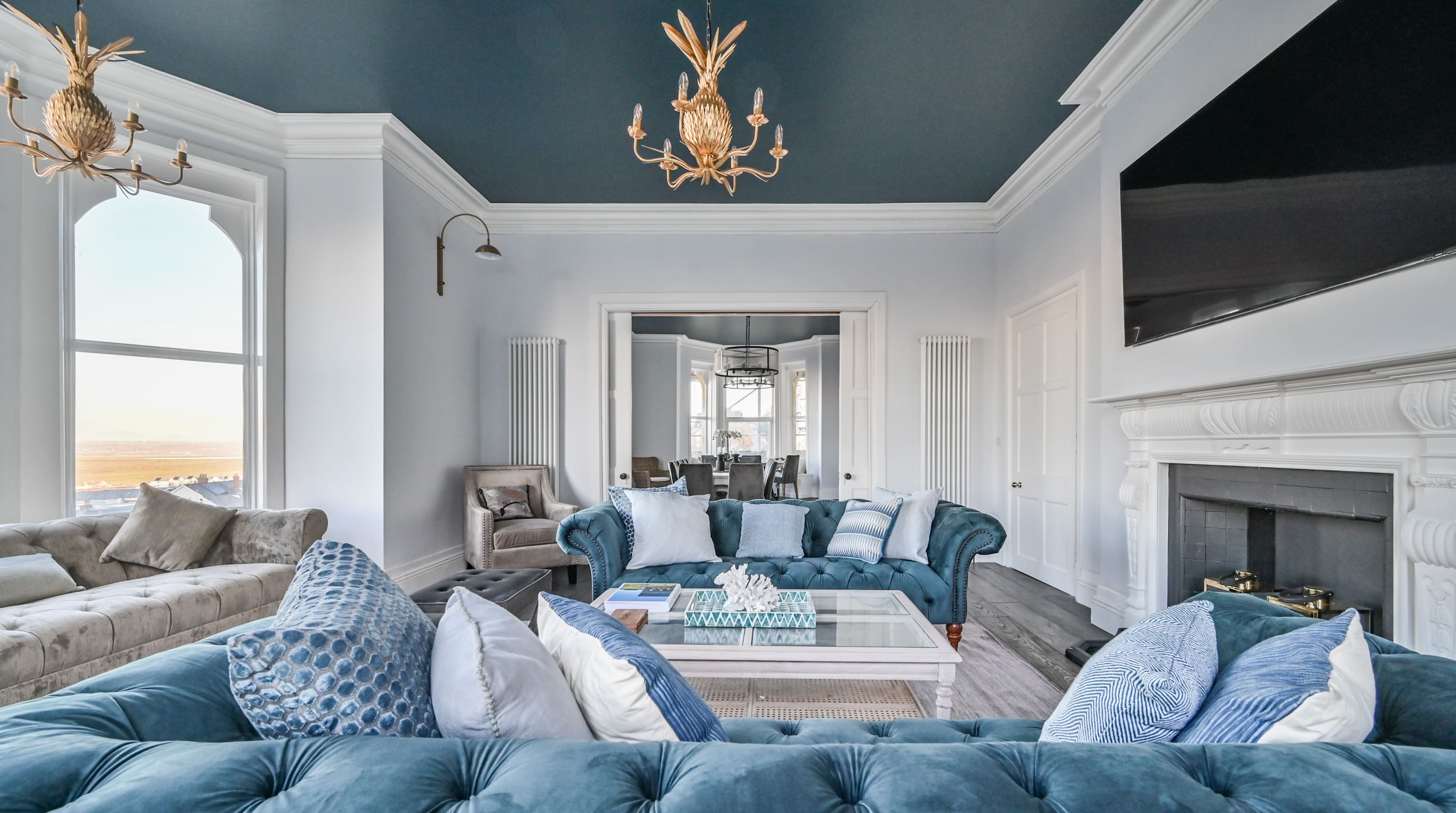 Manor Saunton Bideford: Spacious 8-Bedroom Apartment with Hot Tub and Seaviews, Bideford