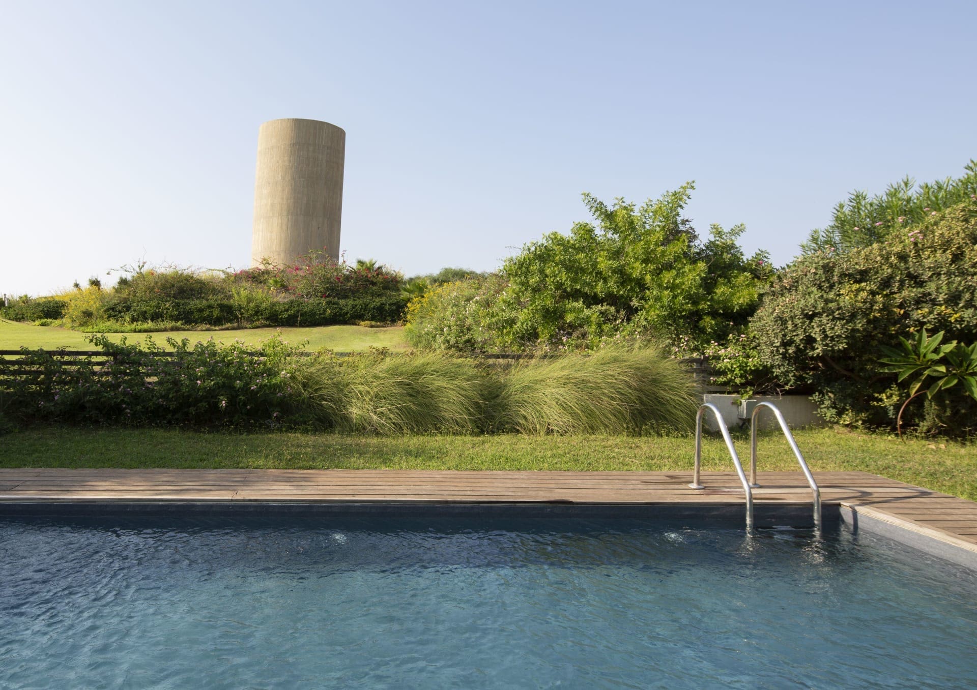 Manor Sharsheret Tel Aviv: Luxury 4-Bedroom Apartment with Pool and Tennis Court, Tel Aviv