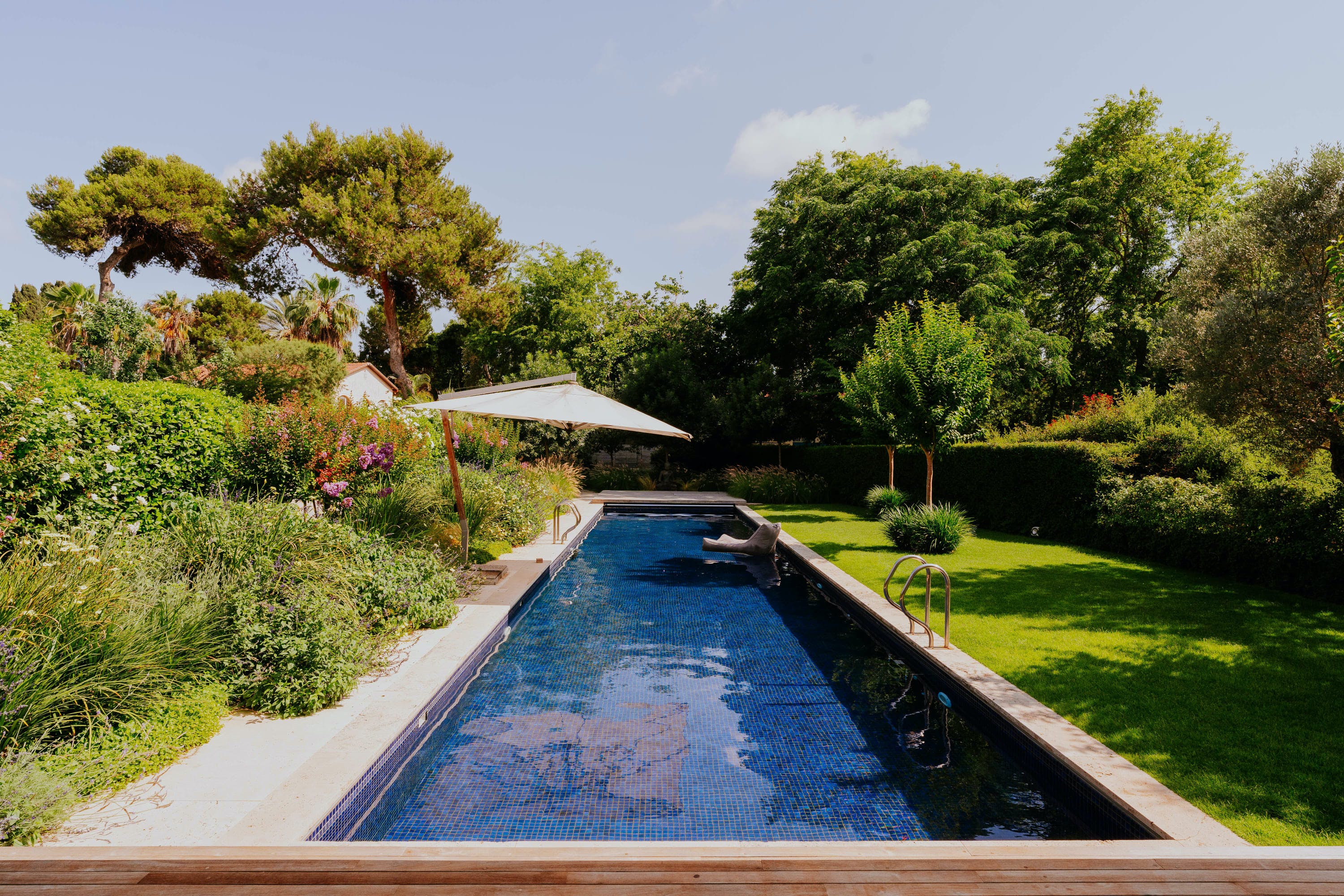 Manor Sirocco Tel-Aviv: Spacious 5-Bedroom Apartment with Pool in Tel Aviv