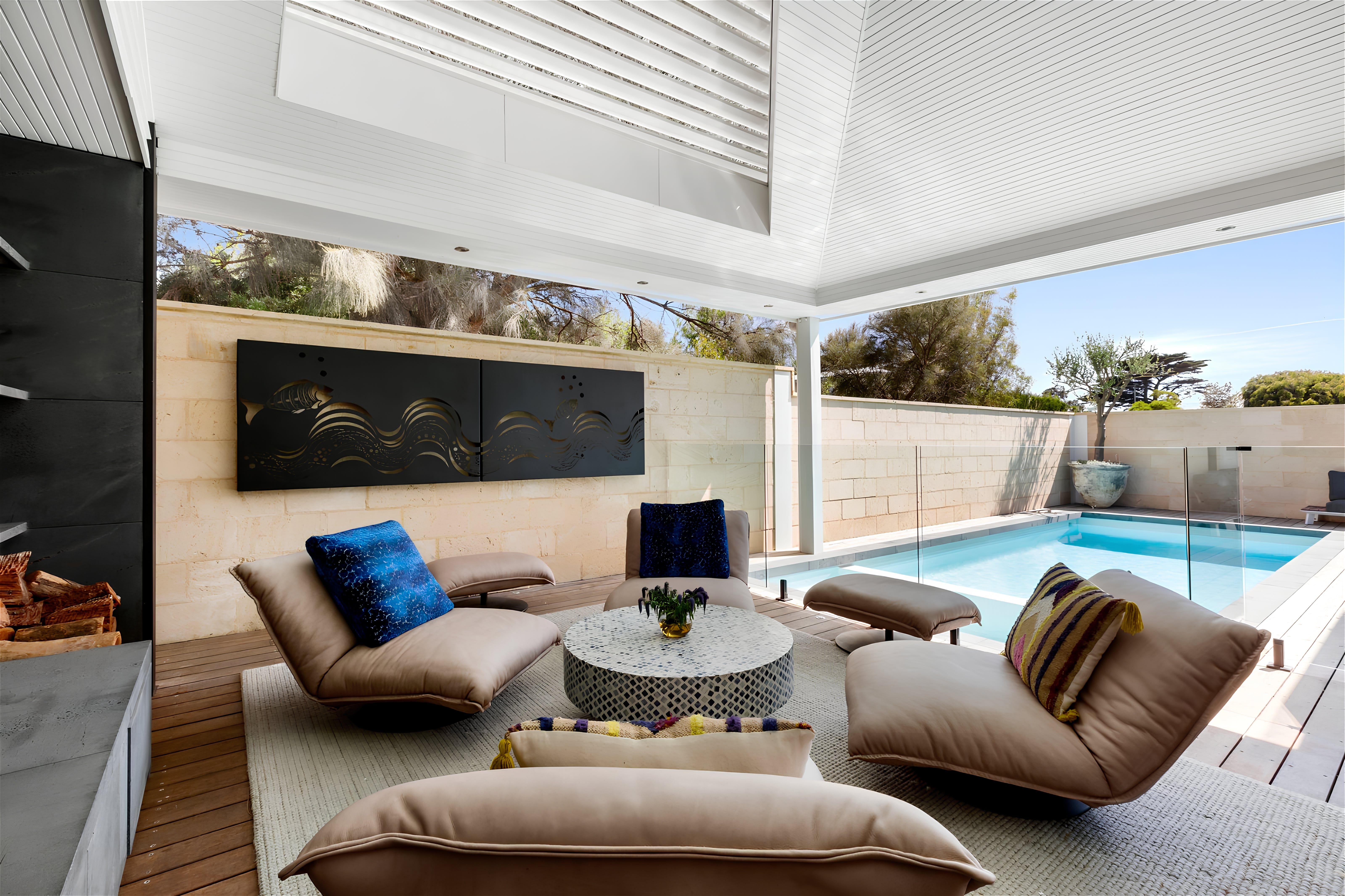 Manor Sorrento Victoria: Spectacular 5-Bedroom Villa with Pool and Sea View, Victoria