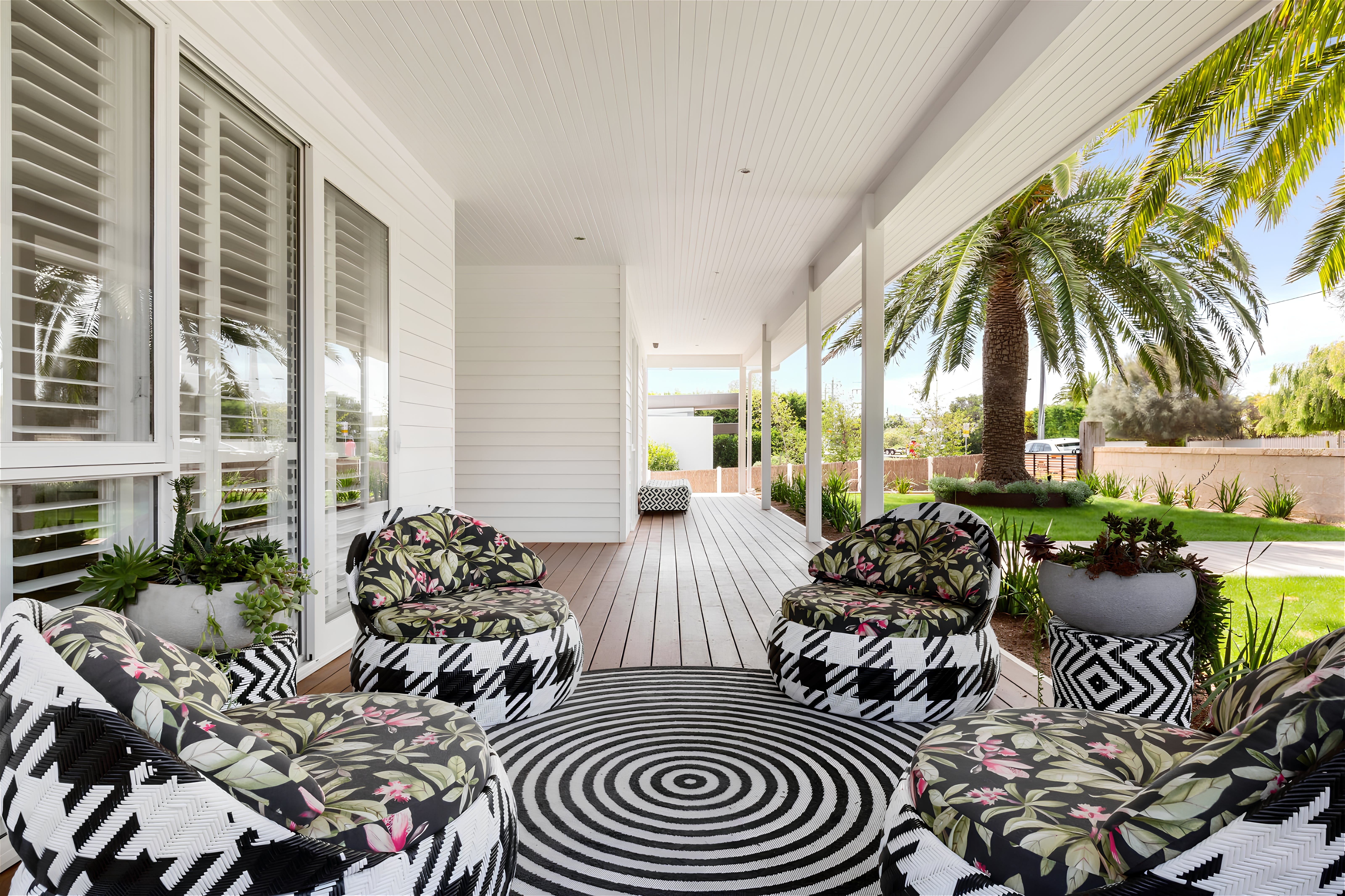 Manor Sorrento Victoria: Spectacular 5-Bedroom Villa with Pool and Sea View, Victoria