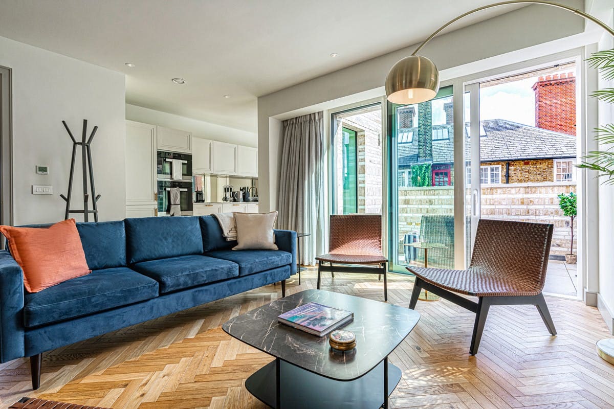 Manor St. Ermin Westminster: Elegant 3-Bedroom Apartment with Seaview, Westminster