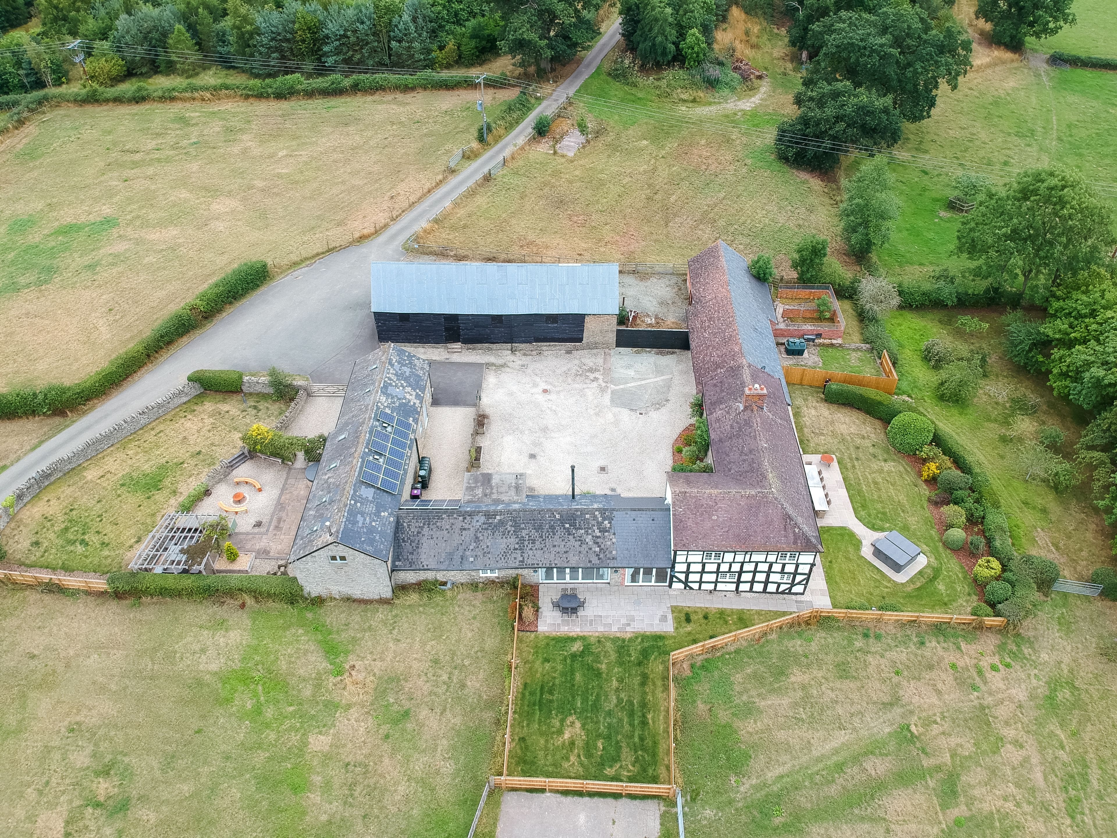 Manor Stiperstones Shropshire: Spacious 6-Bedroom Luxury Villa with Hot Tub, Shropshire Hills